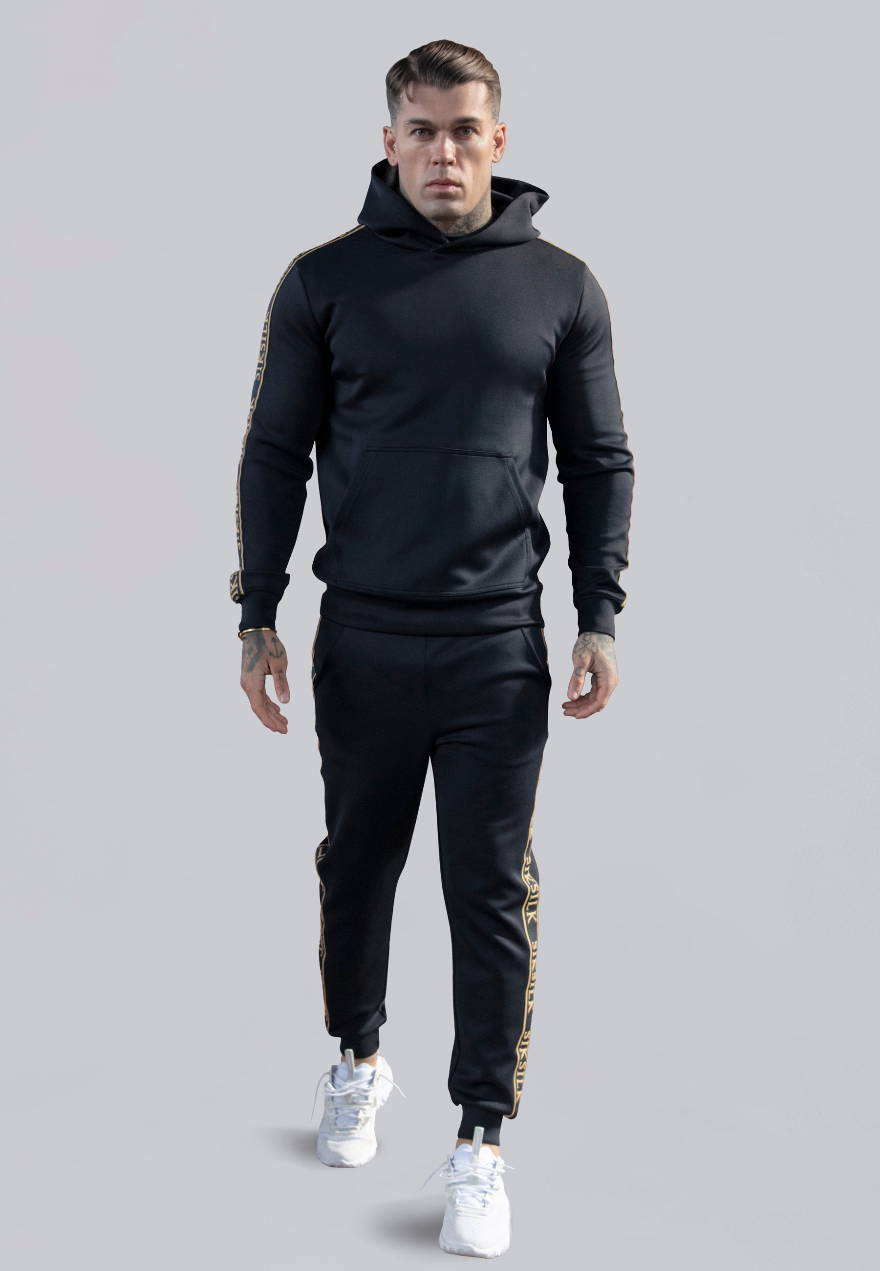 Joggers muscolosi in nero Pantaloni SikSilk   