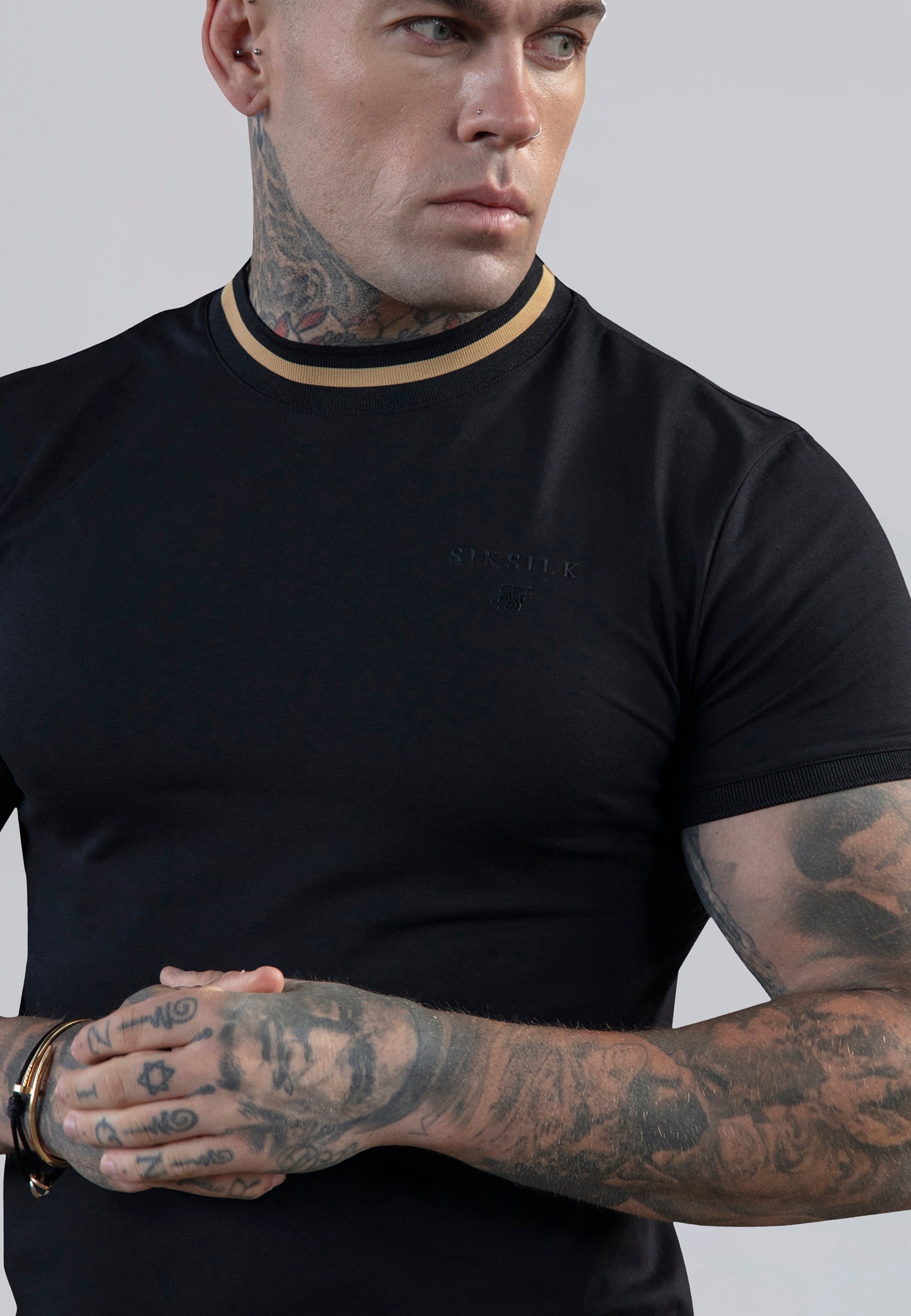 Maglietta Muscle Fit in nero Magliette SikSilk   