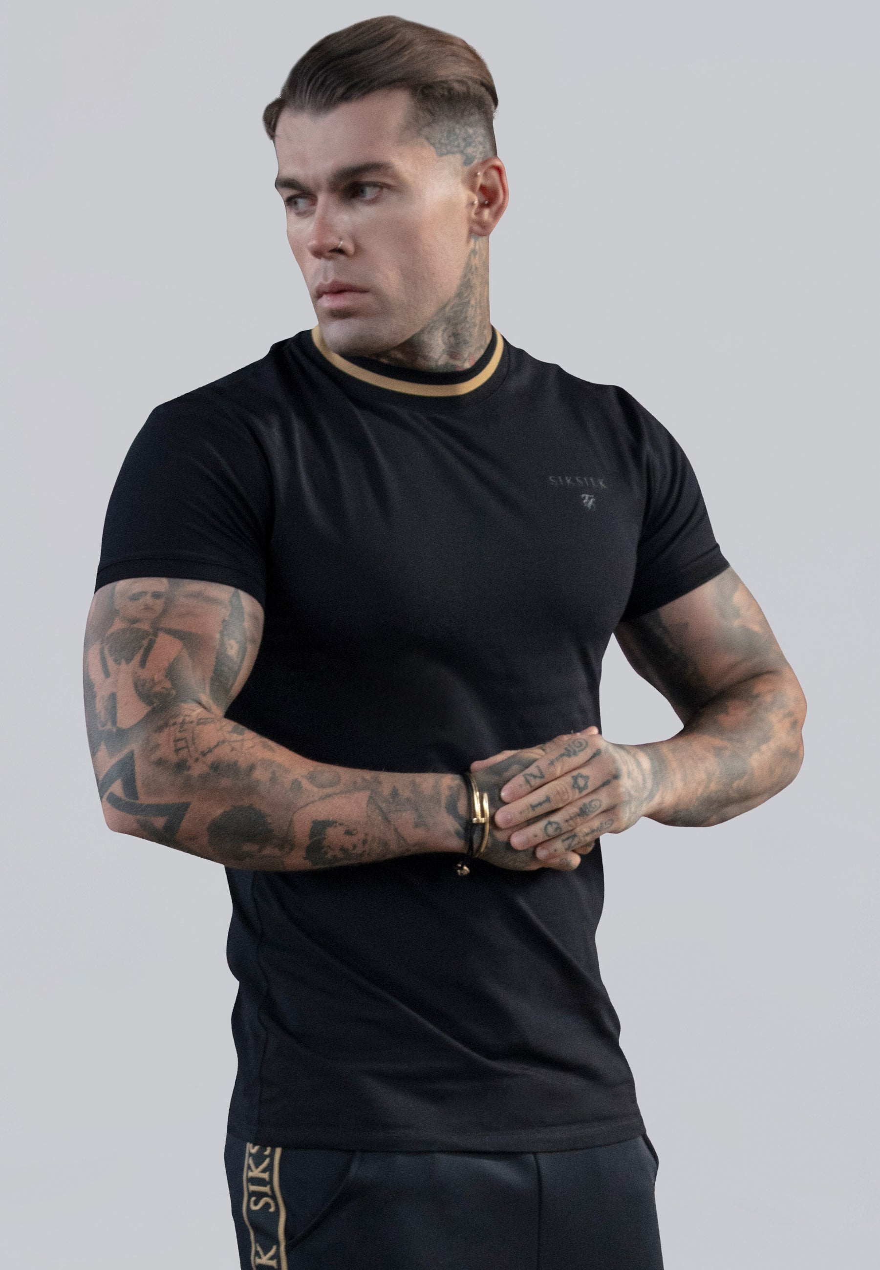 Maglietta Muscle Fit in nero Magliette SikSilk   