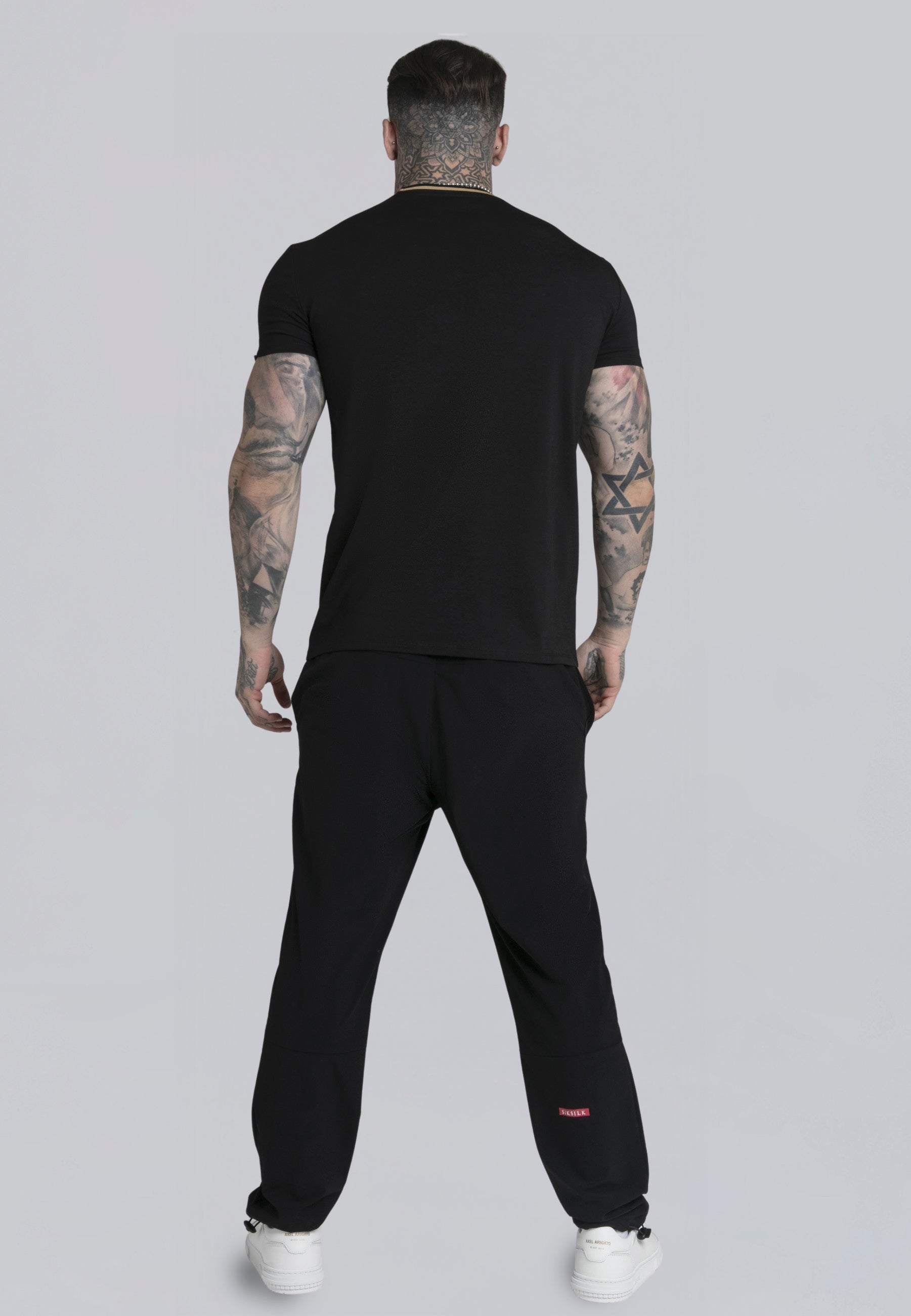 Maglietta Muscle Fit in nero Magliette SikSilk   