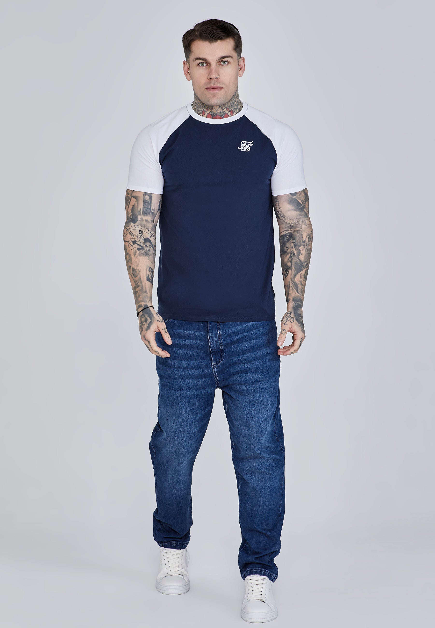 Maglietta Raglan in Marina, Magliette bianche SikSilk   