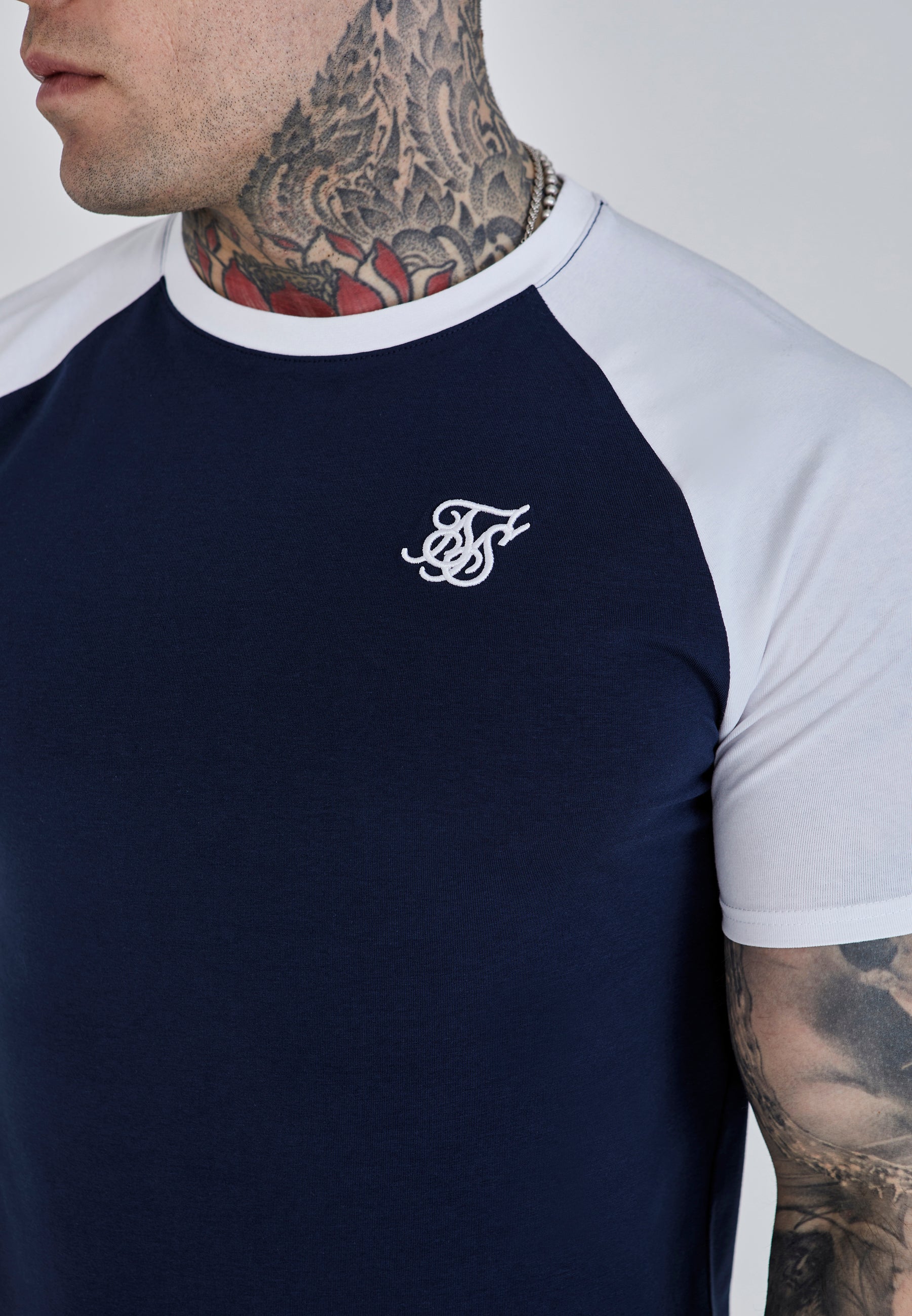 Maglietta Raglan in Marina, Magliette bianche SikSilk   