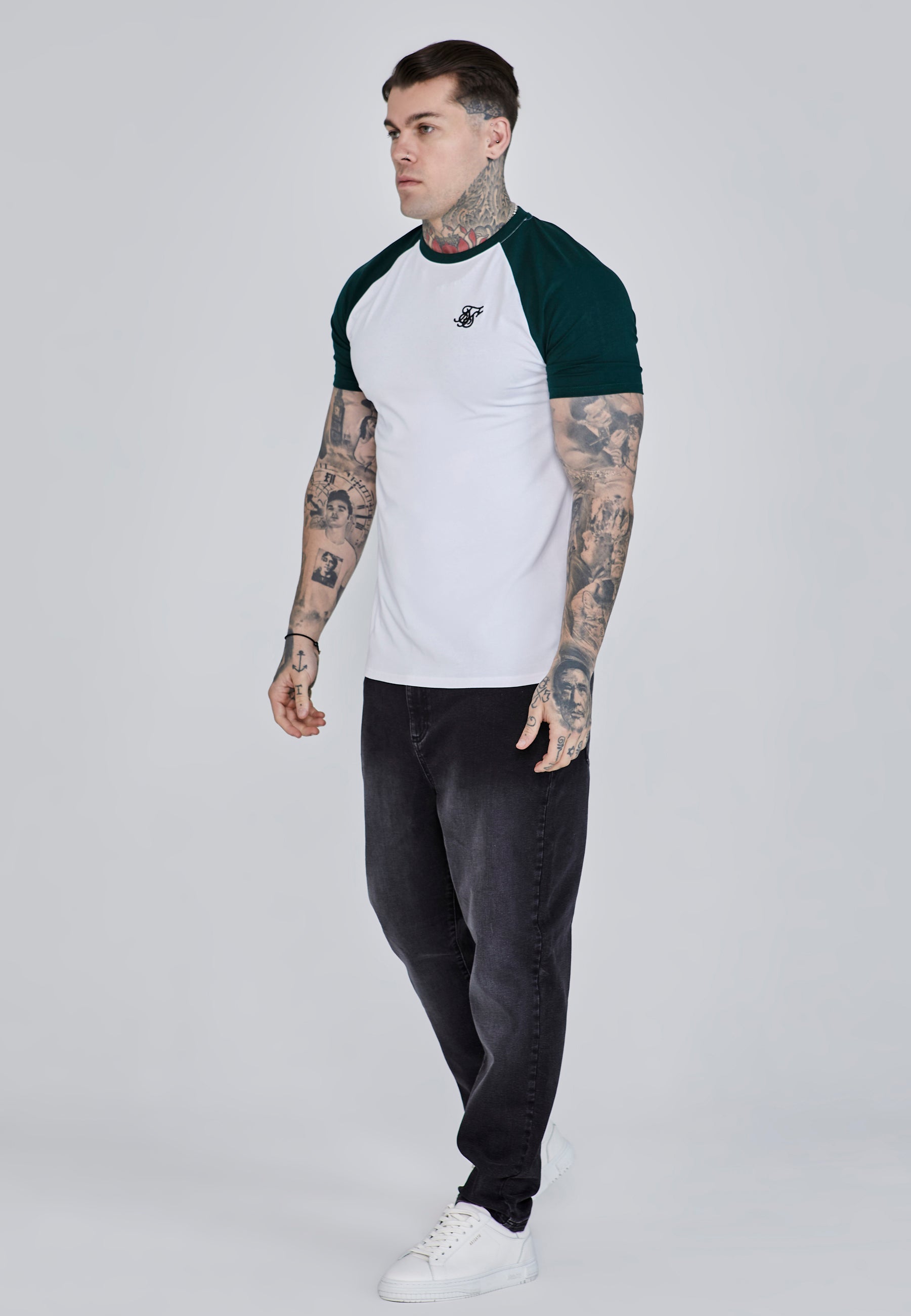 Maglietta Raglan in Bianco, Verde Magliette SikSilk   