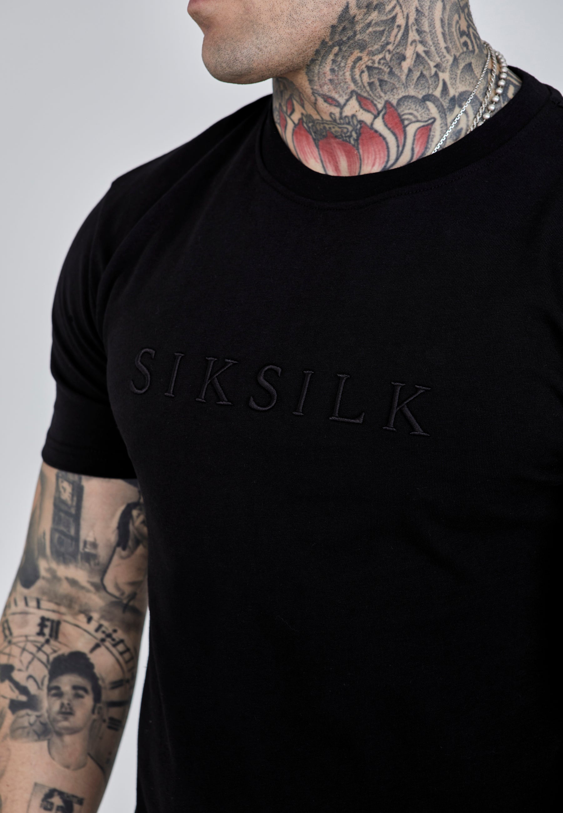 Maglietta con logo in nero Magliette SikSilk   