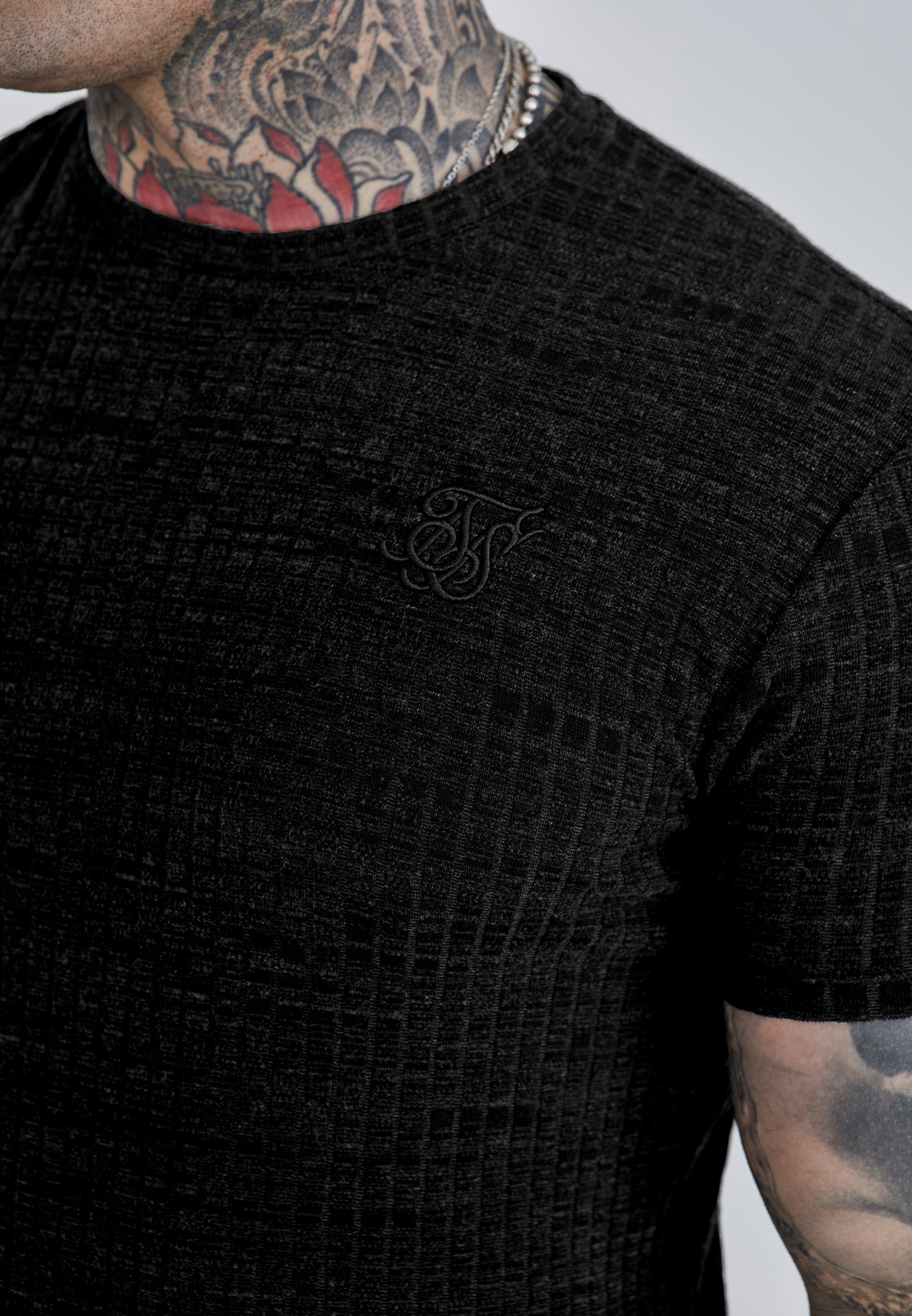 Maglietta a coste in nero Magliette SikSilk   