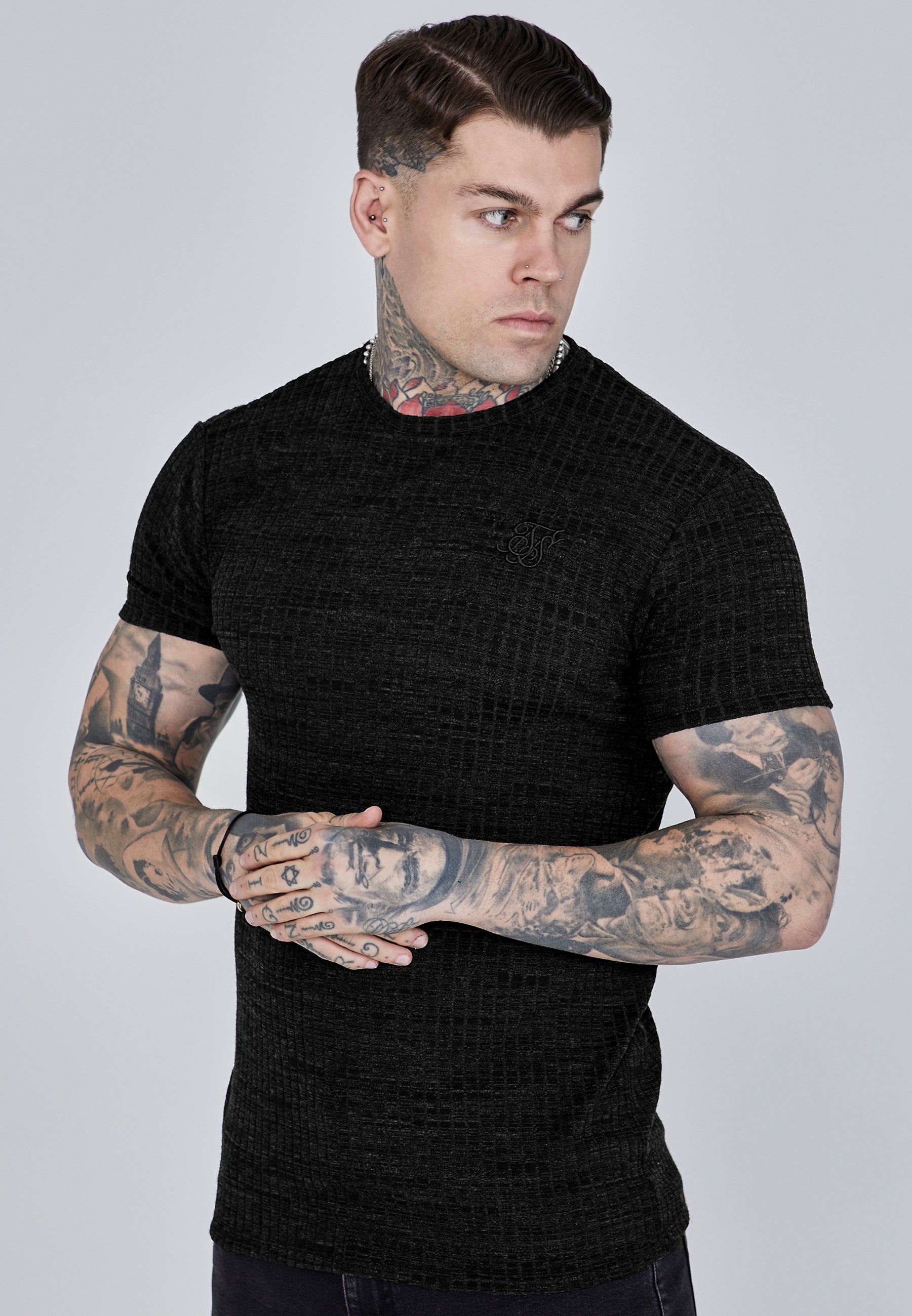 Maglietta a coste in nero Magliette SikSilk   