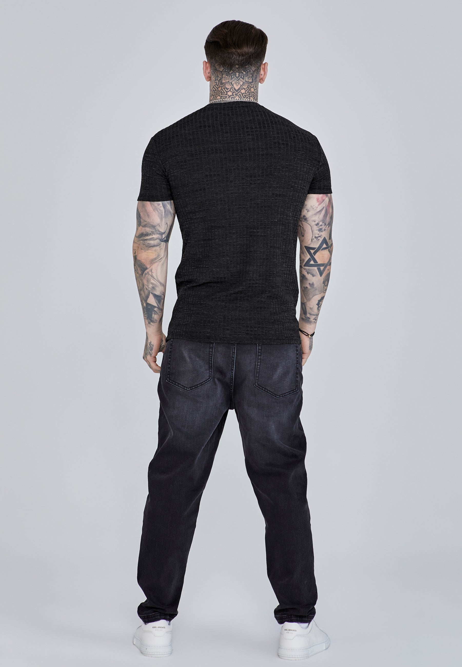 Maglietta a coste in nero Magliette SikSilk   