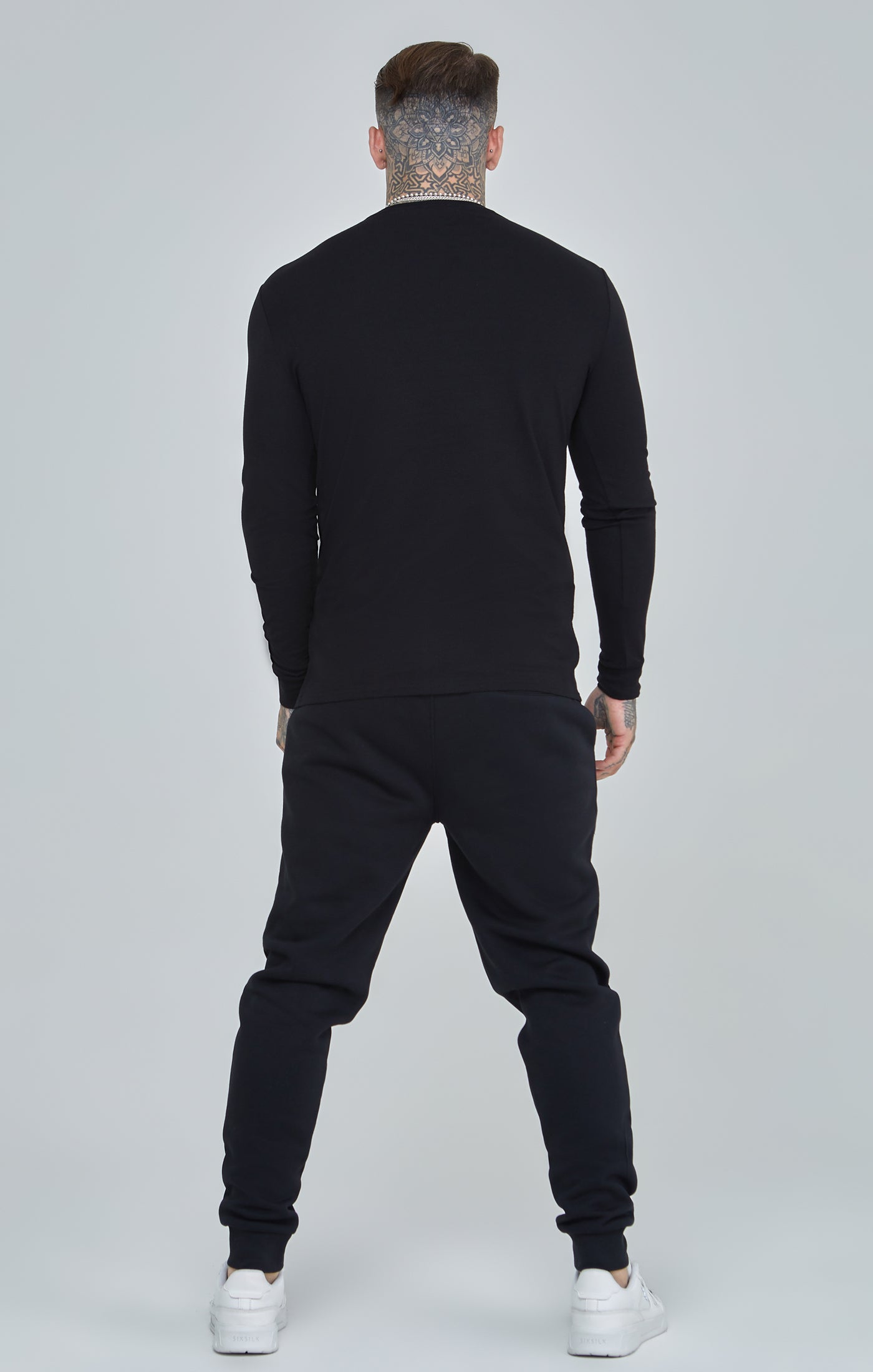 Maglietta Essentials a maniche lunghe in nero Magliette SikSilk   