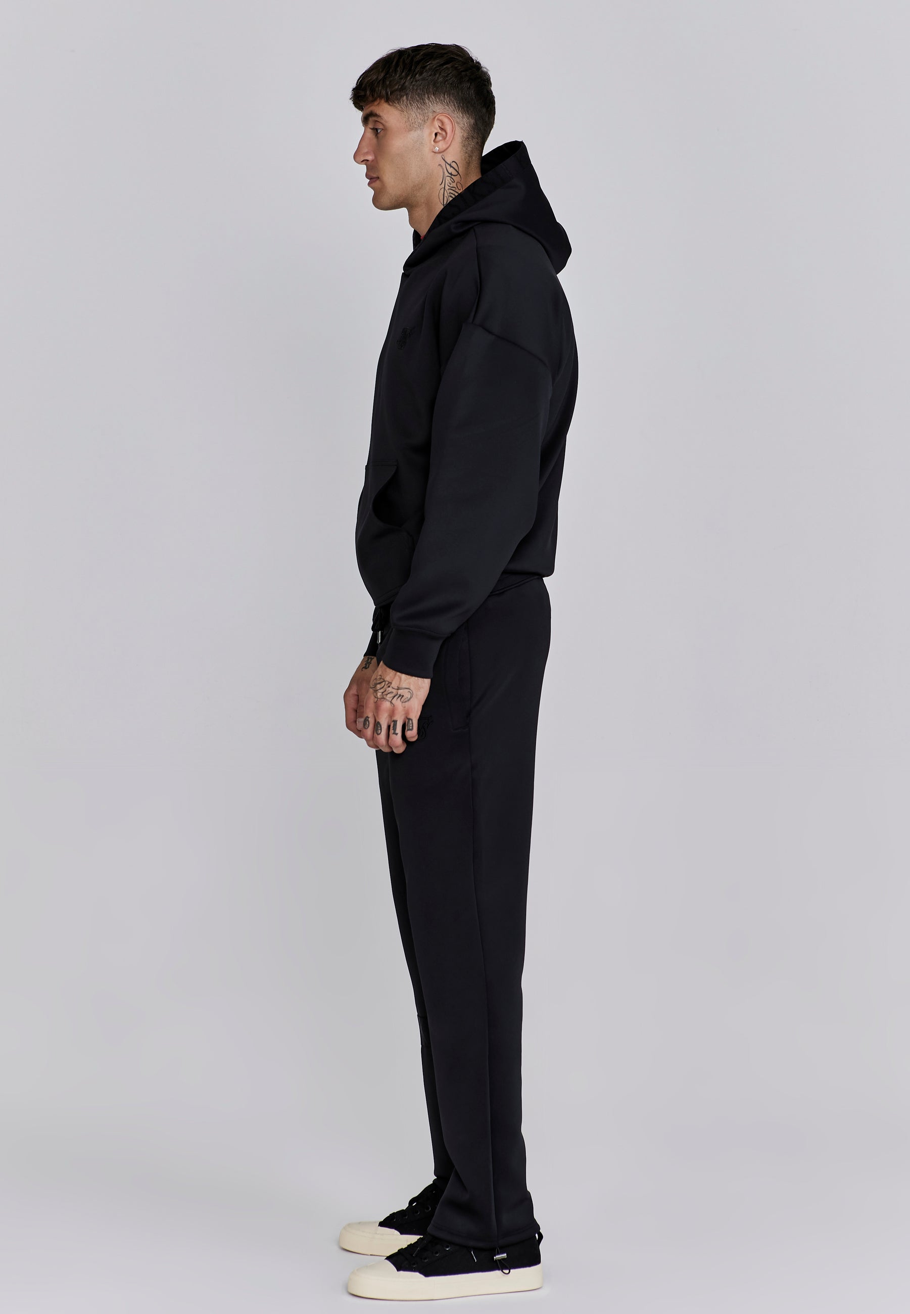Felpa con cappuccio oversize Dynamic in nero Felpa con cappuccio SikSilk