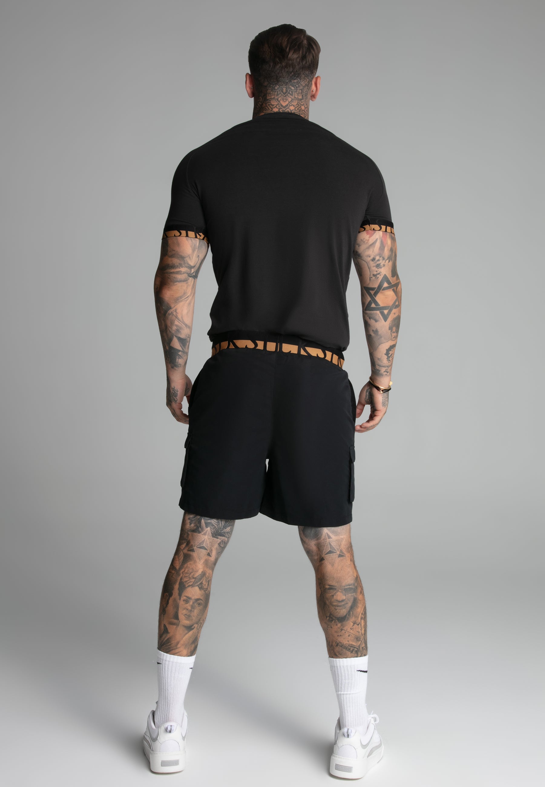 Pantaloncini da bagno Cargo in nero Pantaloncini da bagno SikSilk