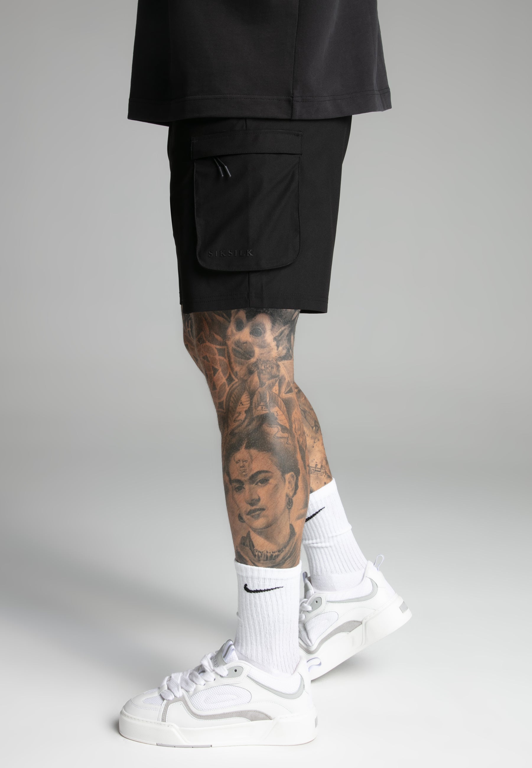 Pantaloncini Cargo eleganti in nero Pantaloncini SikSilk