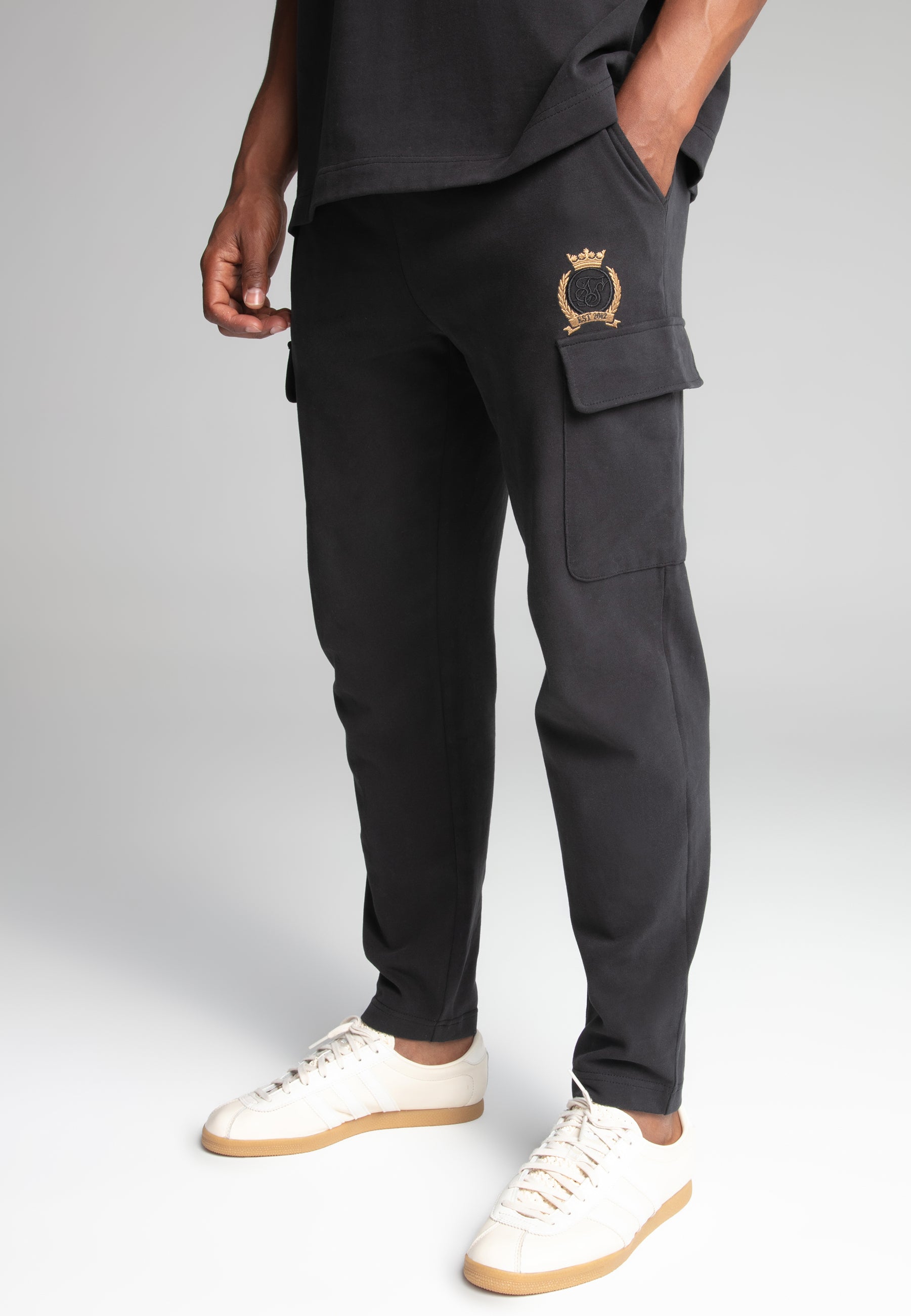 Crest Cargo Joggers in nero Pantaloni SikSilk