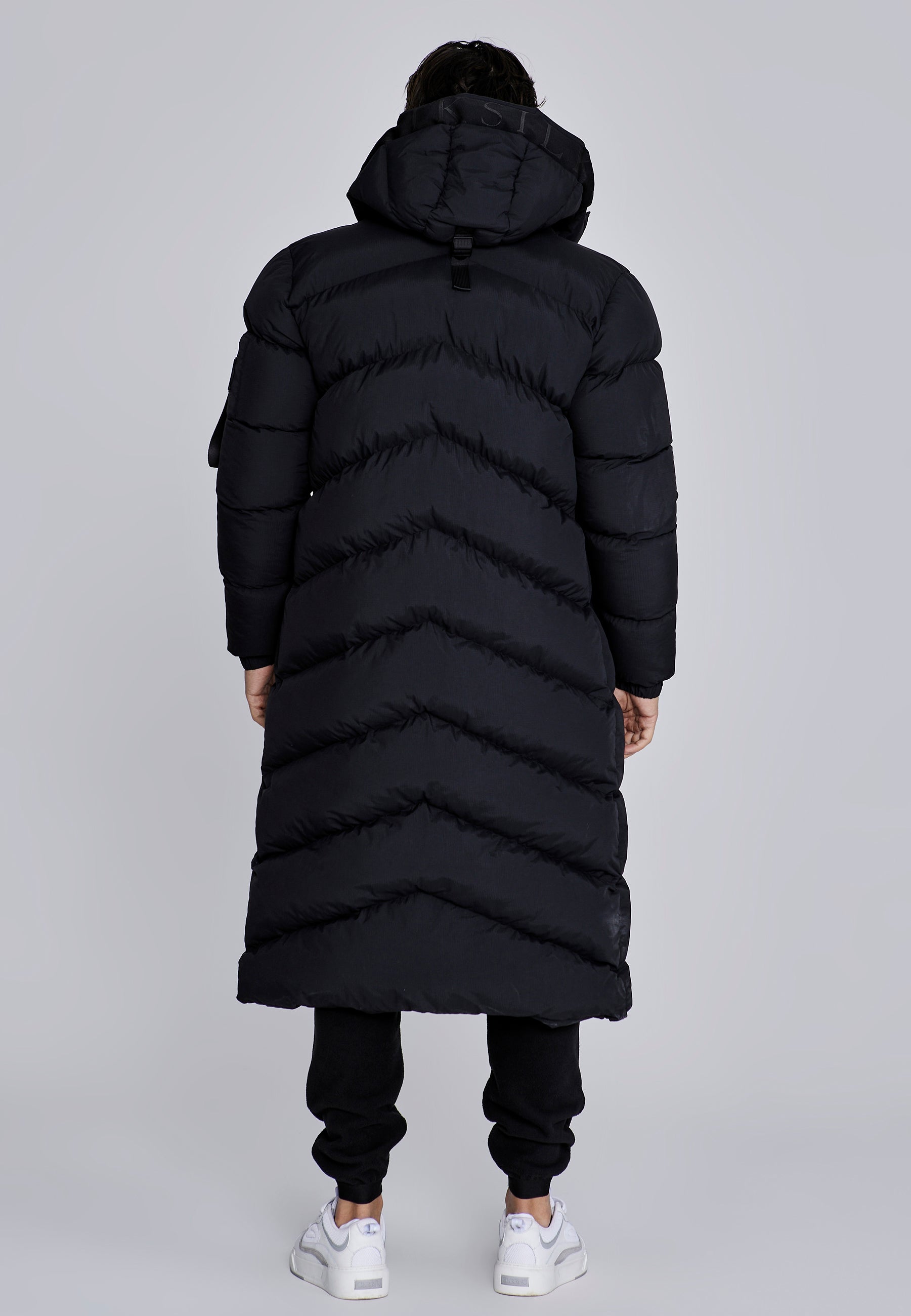Puffer lungo in nero Giacche SikSilk