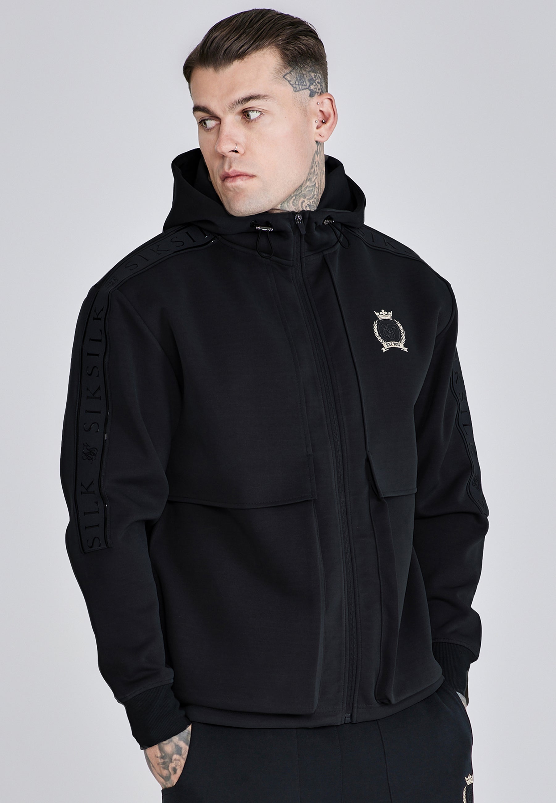 Felpa con cappuccio in nero Giacche SikSilk