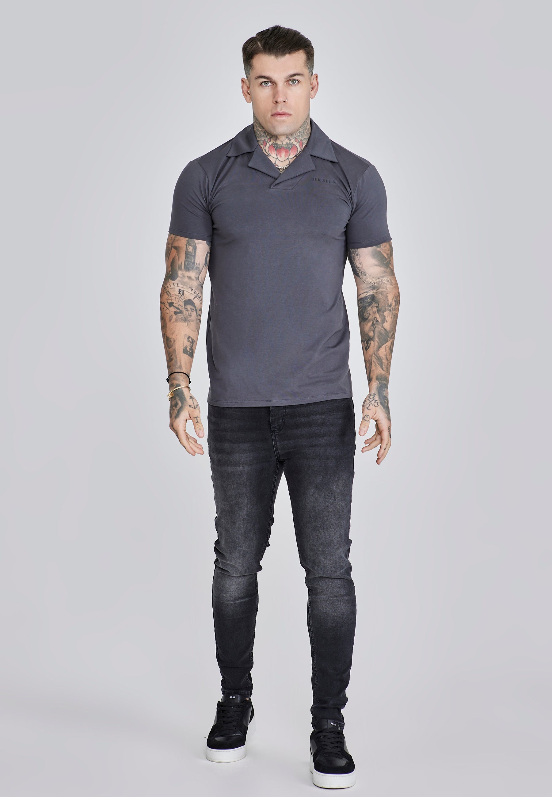 Polo Smart Revere - Taglio muscolare in nero Magliette SikSilk
