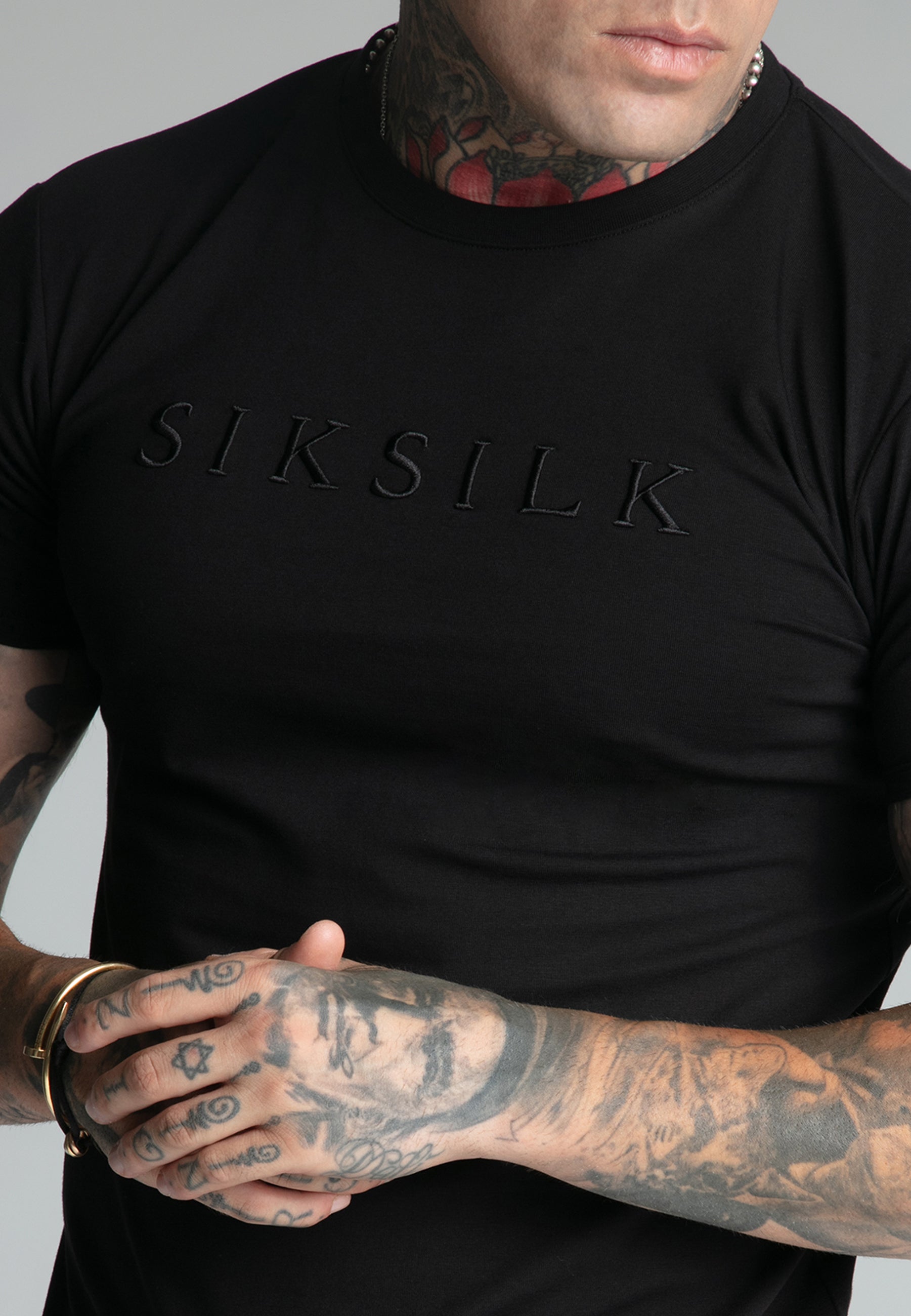 Maglietta Muscle Fit in nero Magliette SikSilk