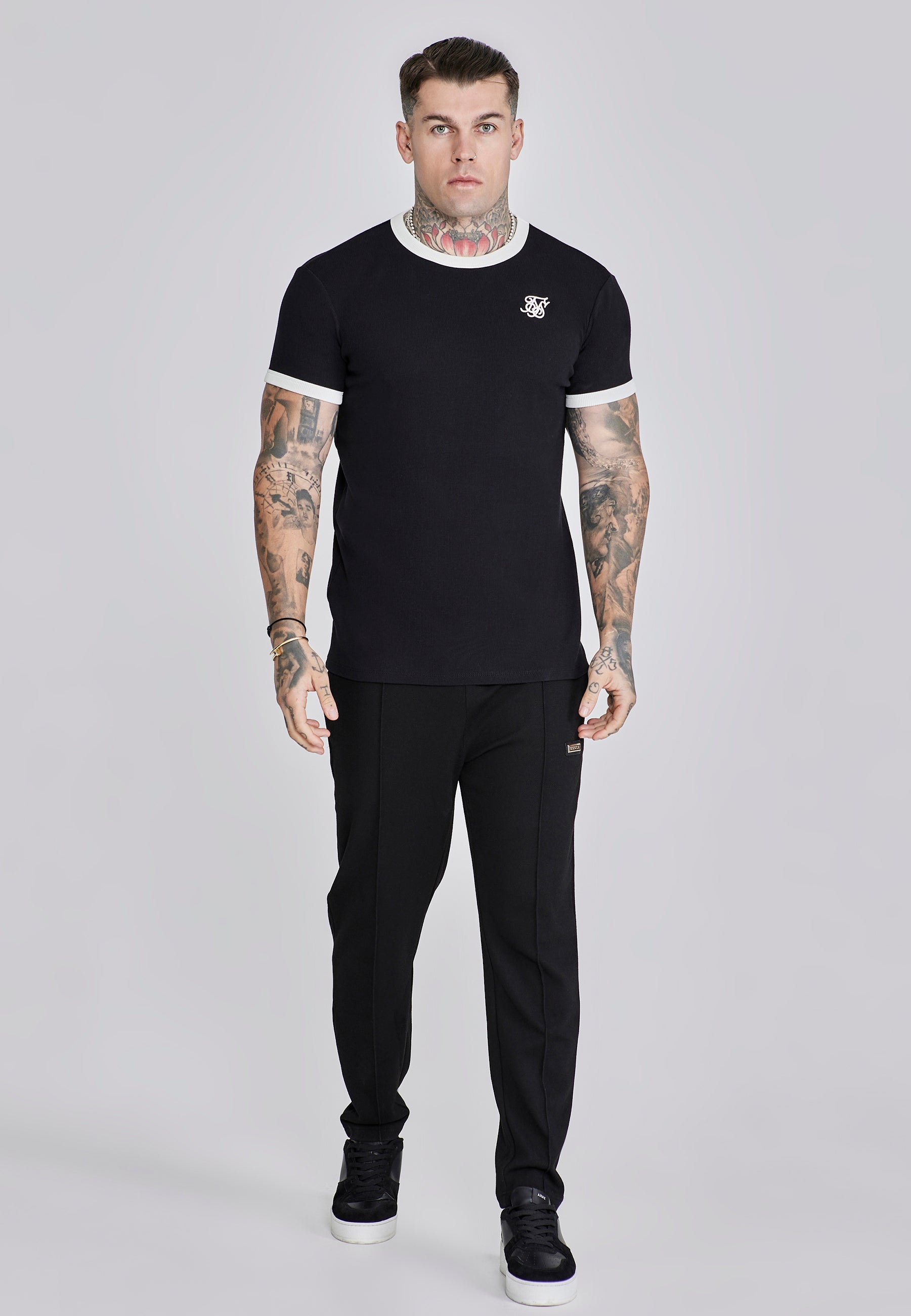 Maglietta a coste Ringer in nero Magliette SikSilk
