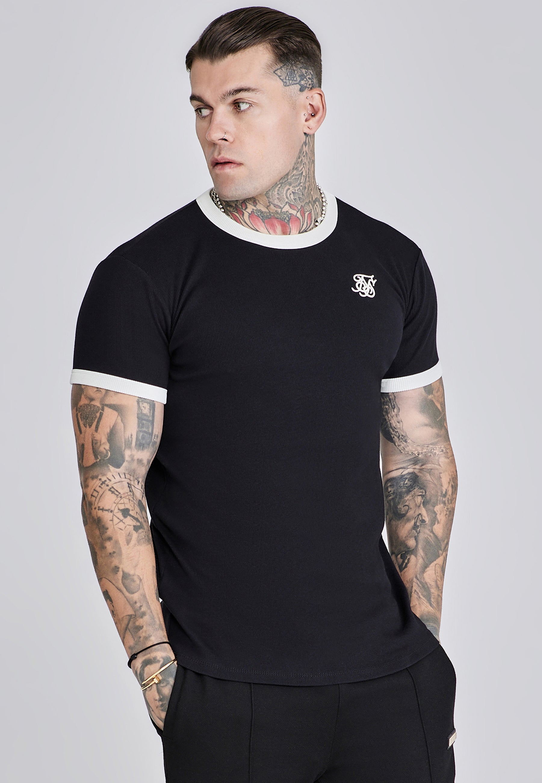 Maglietta a coste Ringer in nero Magliette SikSilk