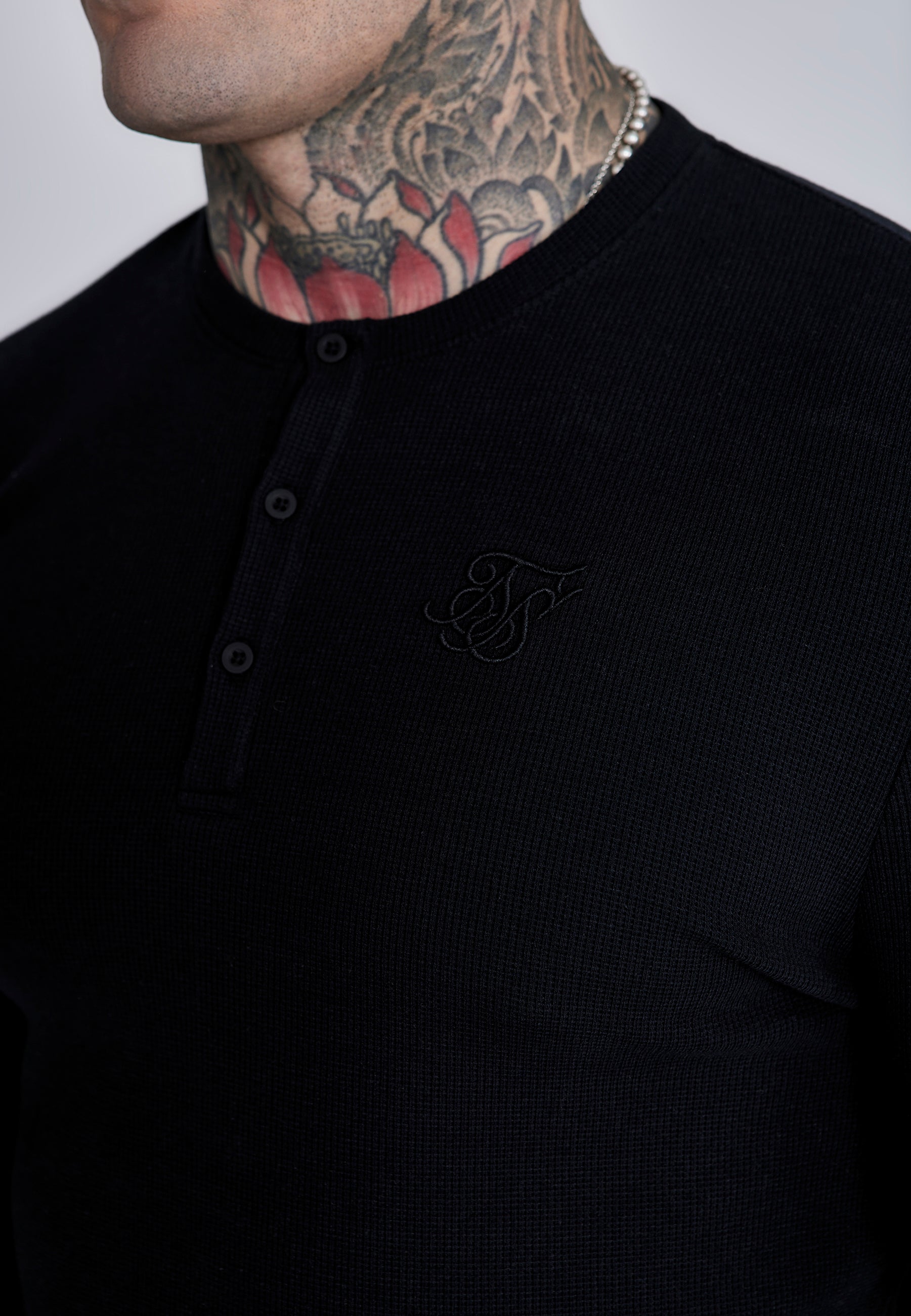 Maglietta Henley in nero Magliette SikSilk