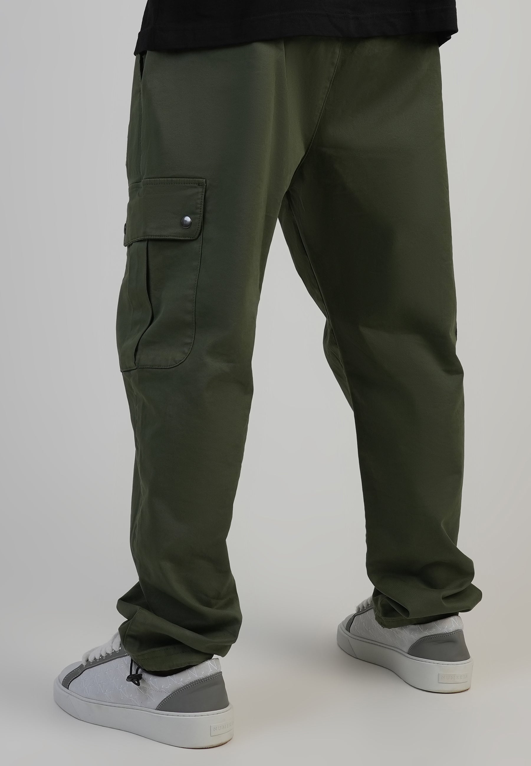 Pantaloni allentati Cargos in verde cachi SikSilk