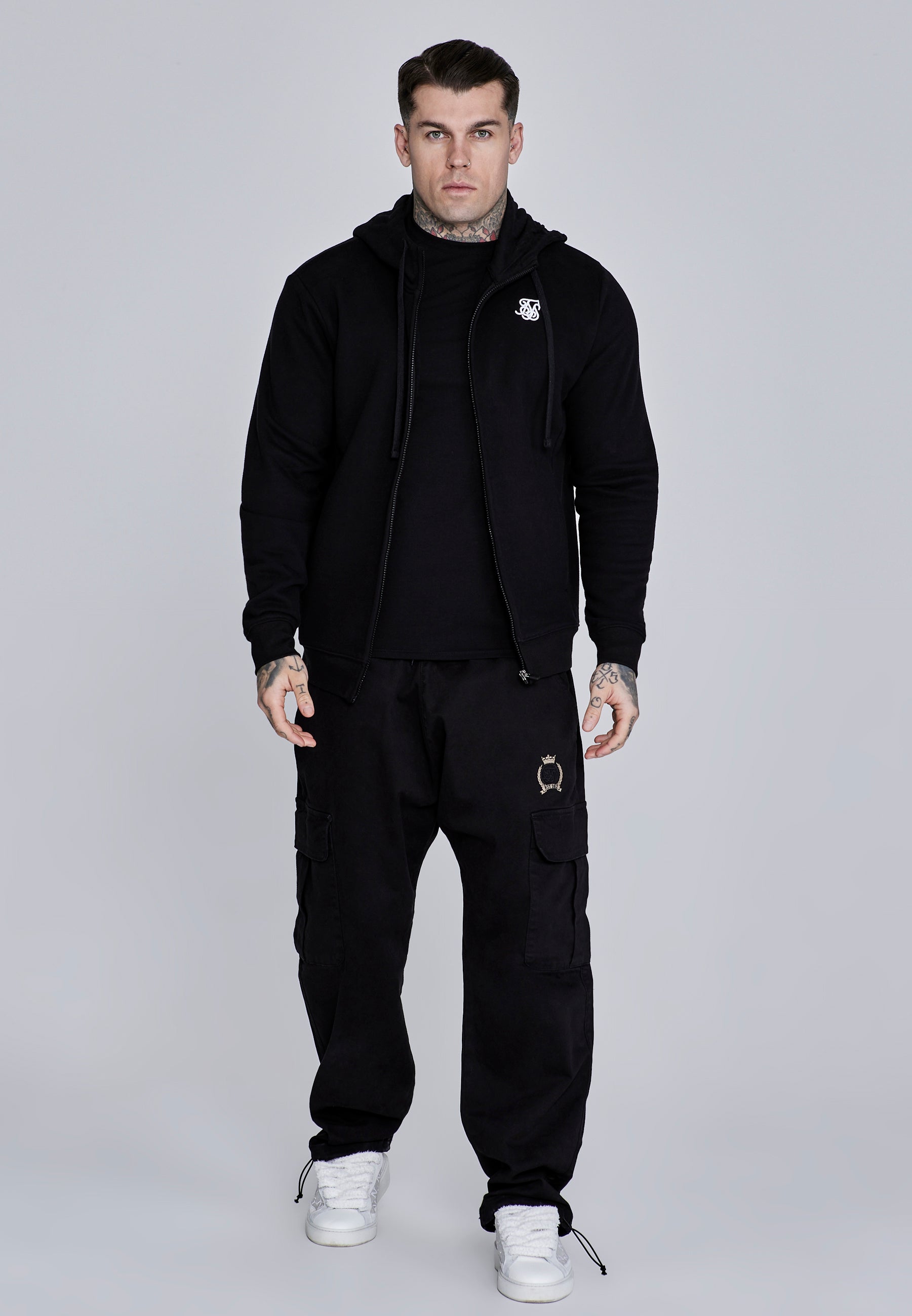 Essentials Felpa con cappuccio e zip intera in nero Giacche da uomo SikSilk