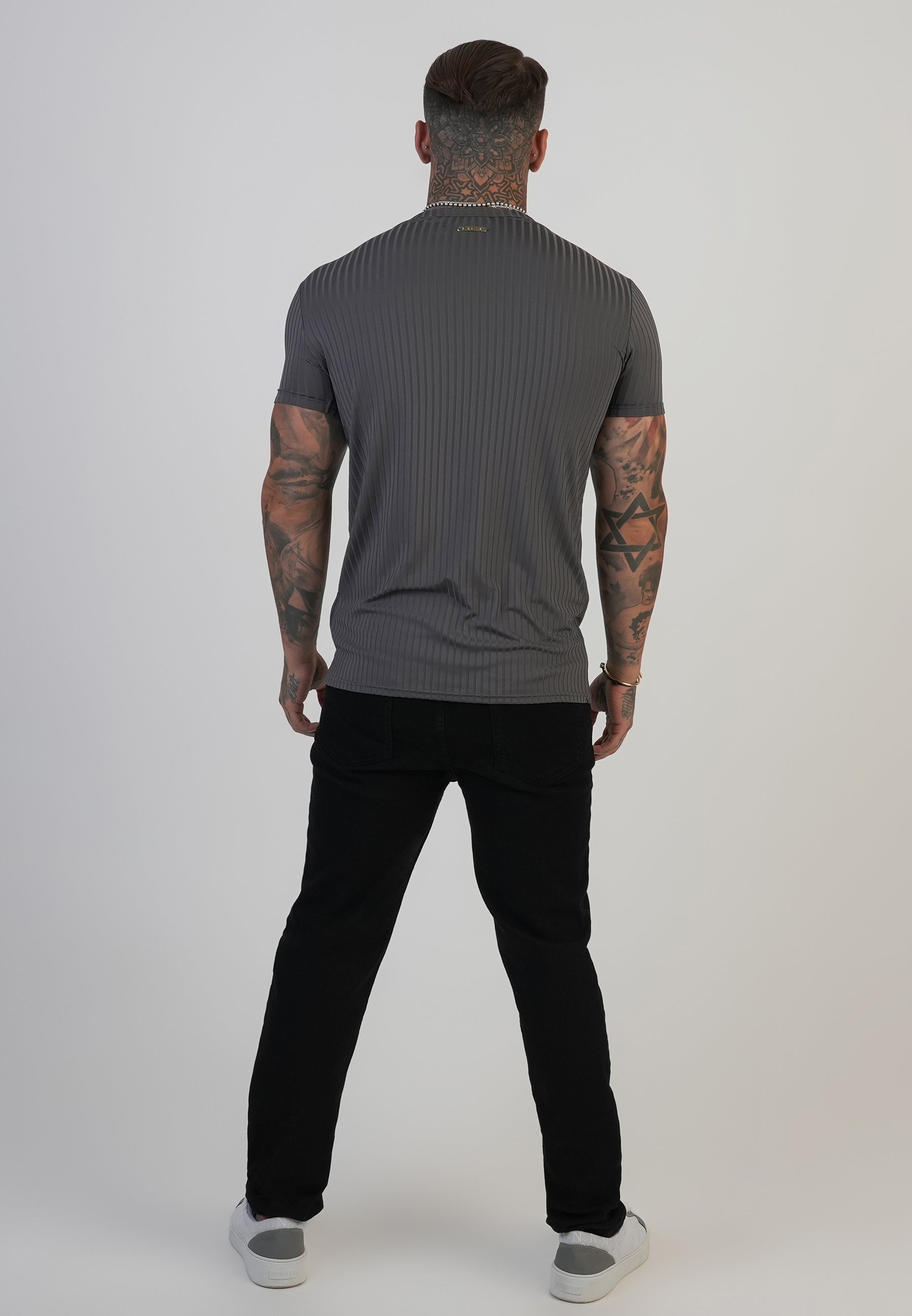 Maglietta Muscle Fit in marrone scuro Magliette SikSilk