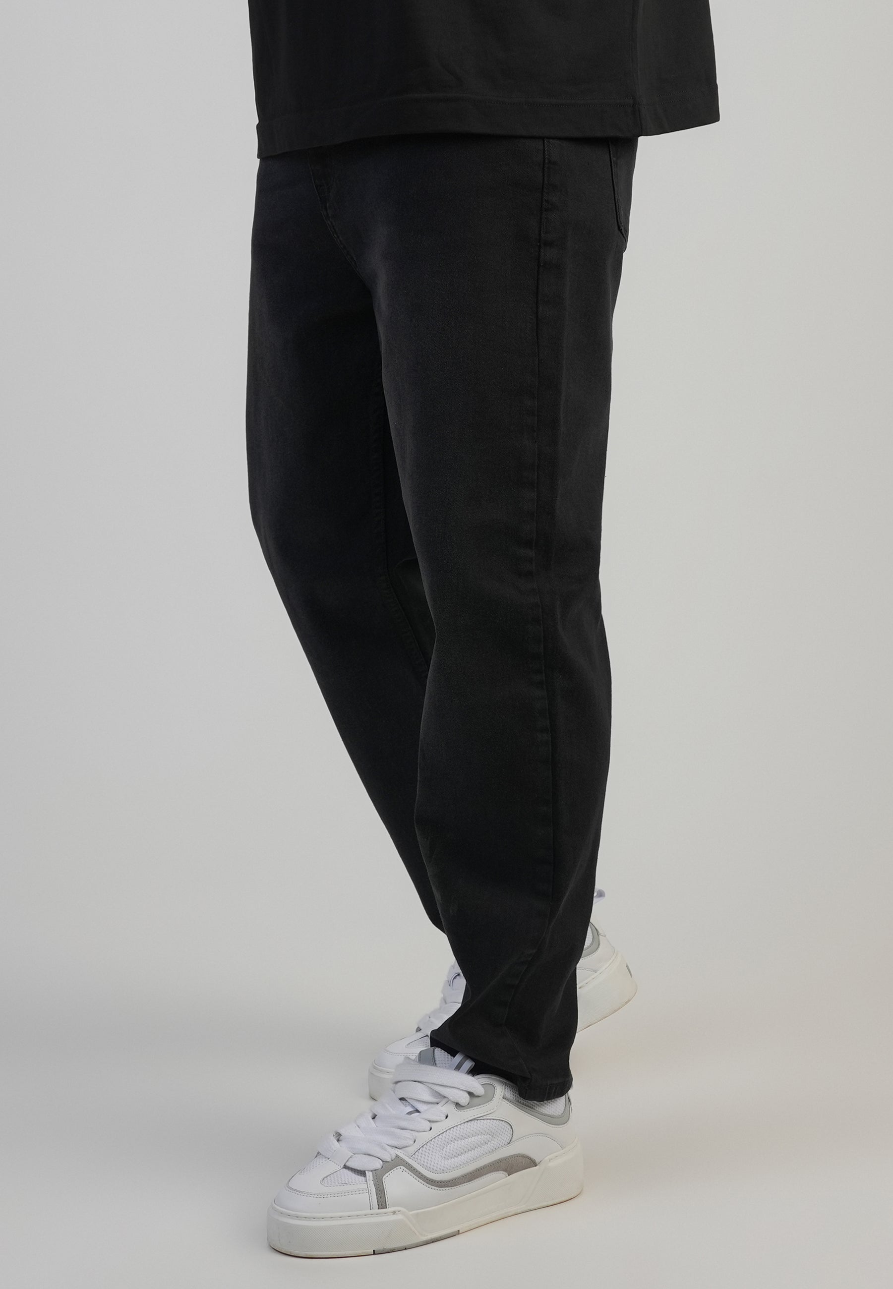 Jeans Tapered in nero lavato SikSilk