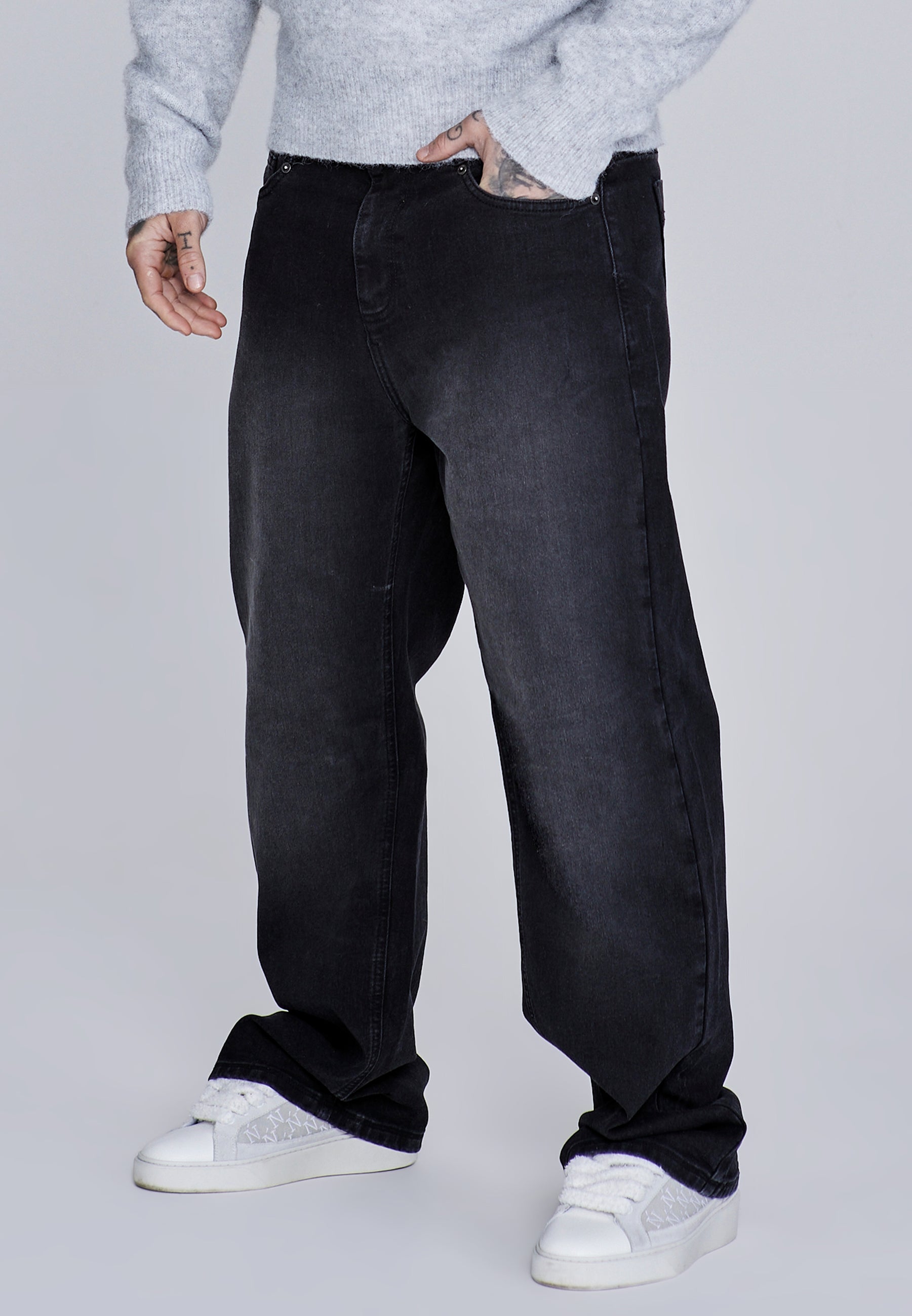 Jeans loose fit in nero lavato SikSilk
