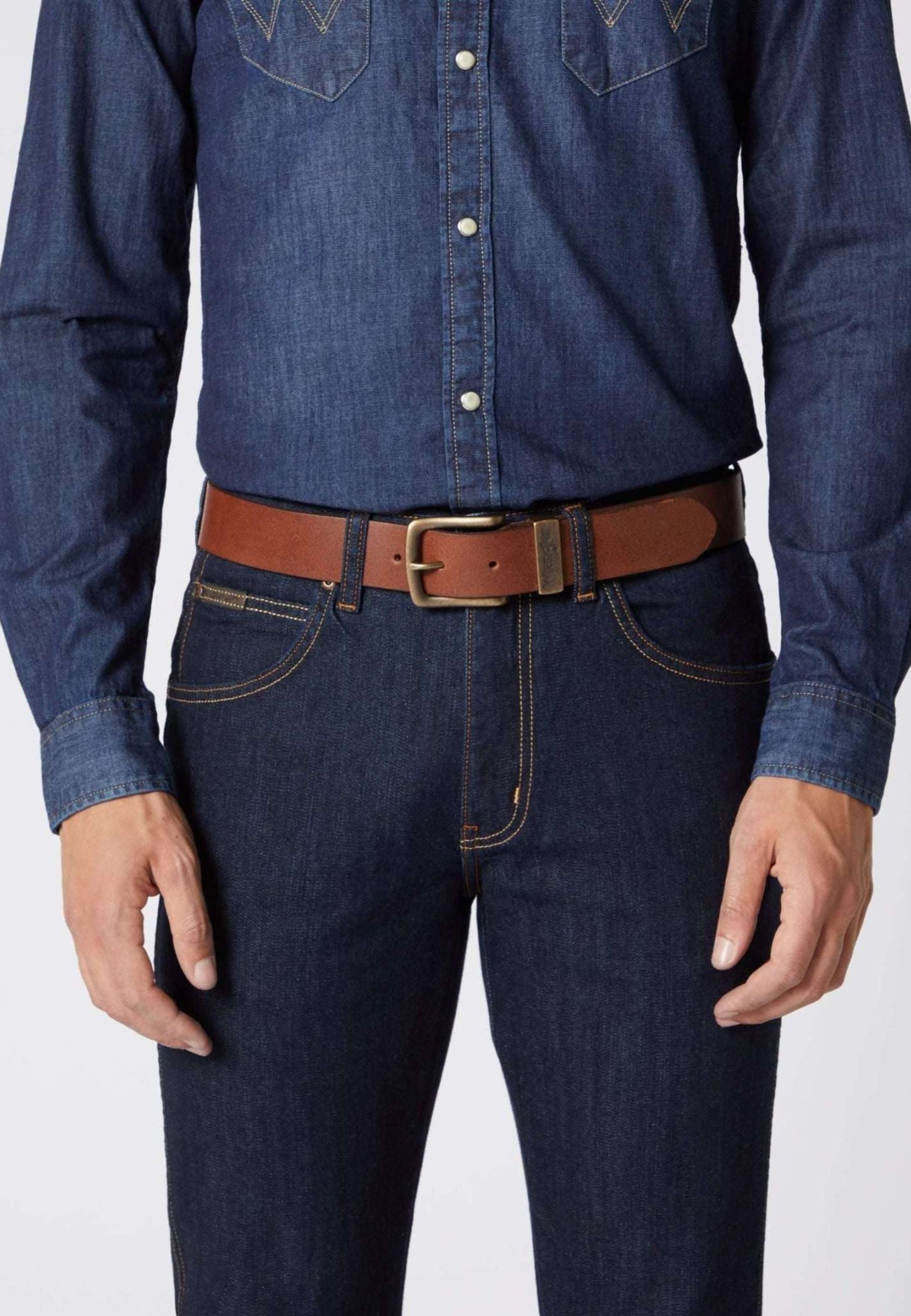 Cintura con passante in metallo in Cognac Cintura Wrangler