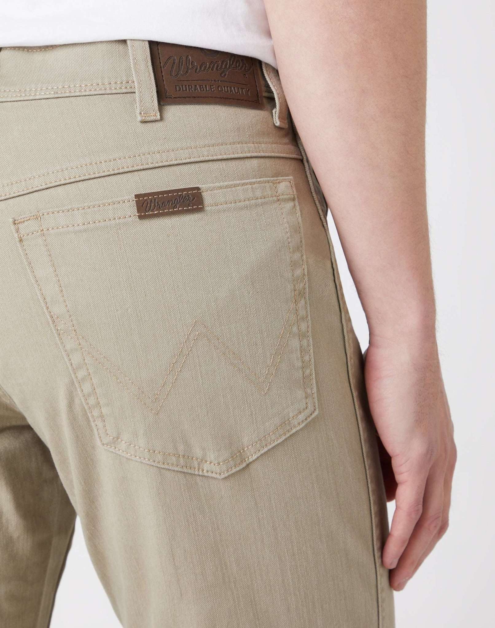 Pantaloni Wrangler dal taglio regolare e poco stretch in cammello   