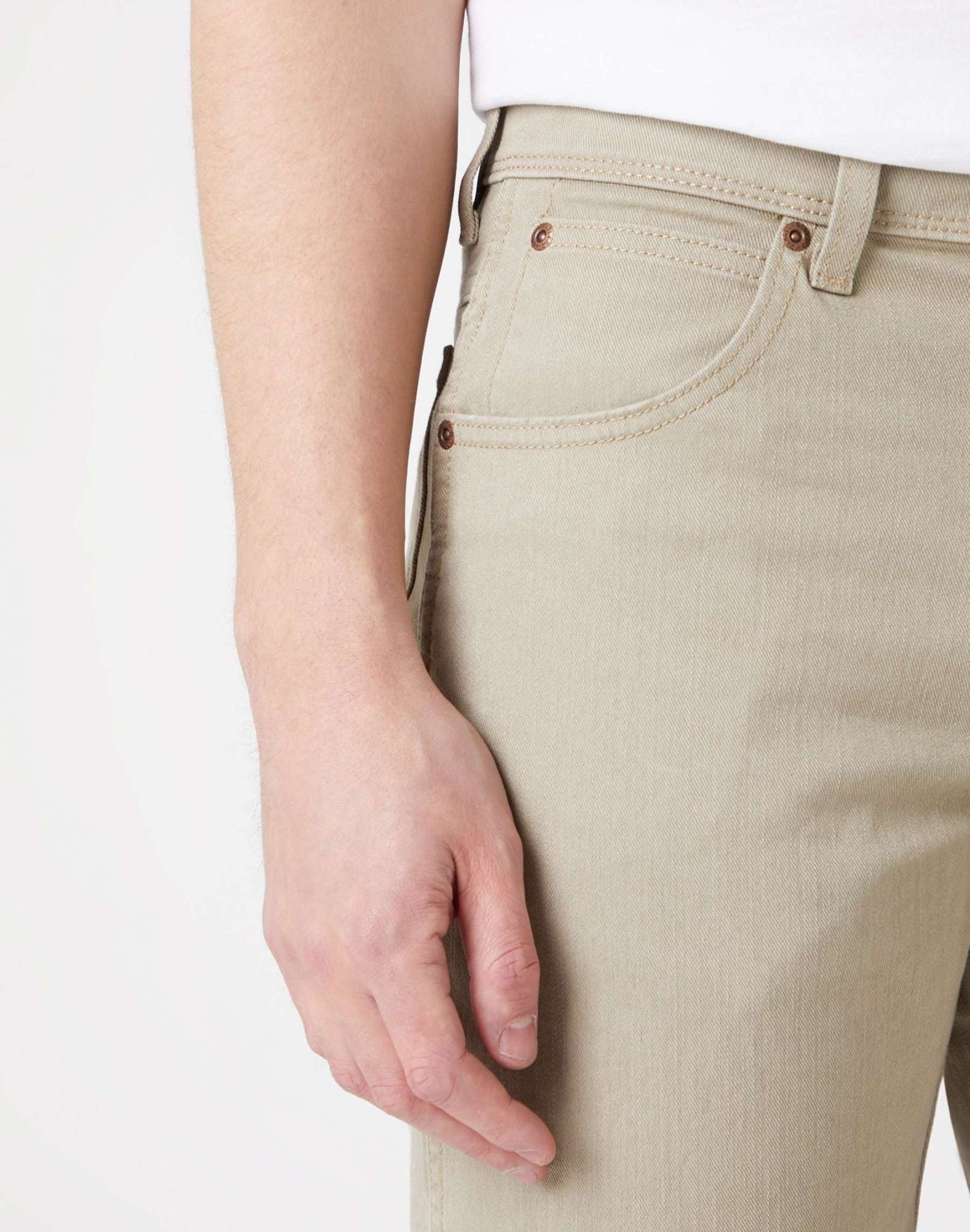 Pantaloni Wrangler dal taglio regolare e poco stretch in cammello   