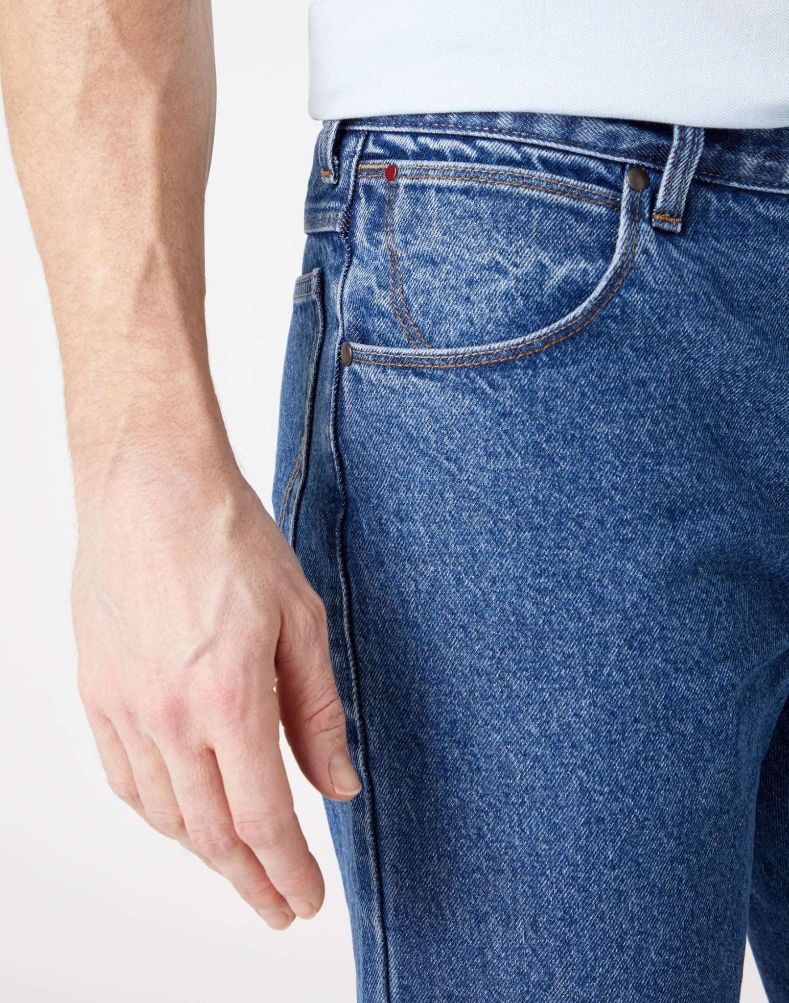 Jeans dritti non elasticizzati con lavaggio a pietra medio Wrangler   