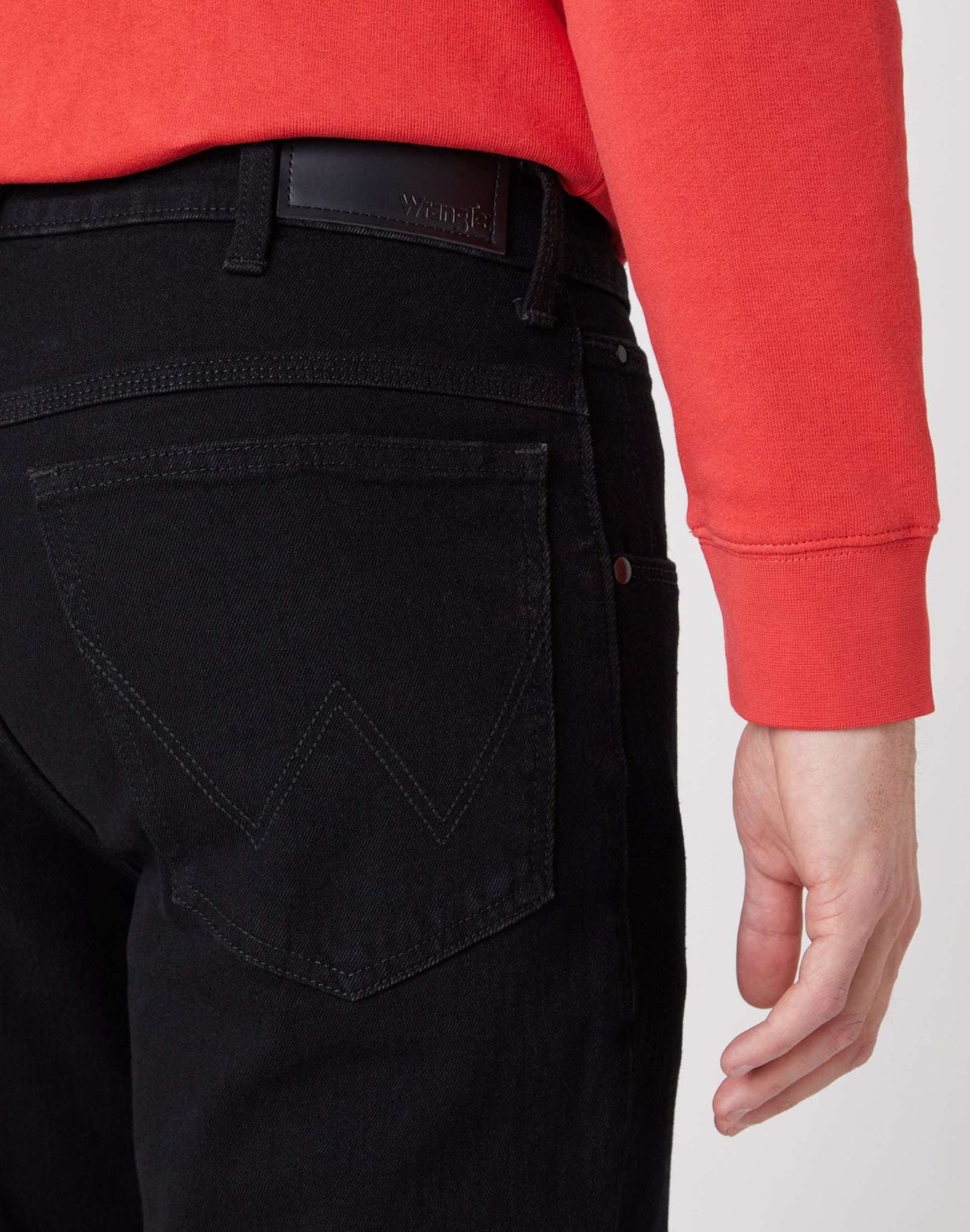 Jeans dritti Low Stretch con risciacquo nero Wrangler   