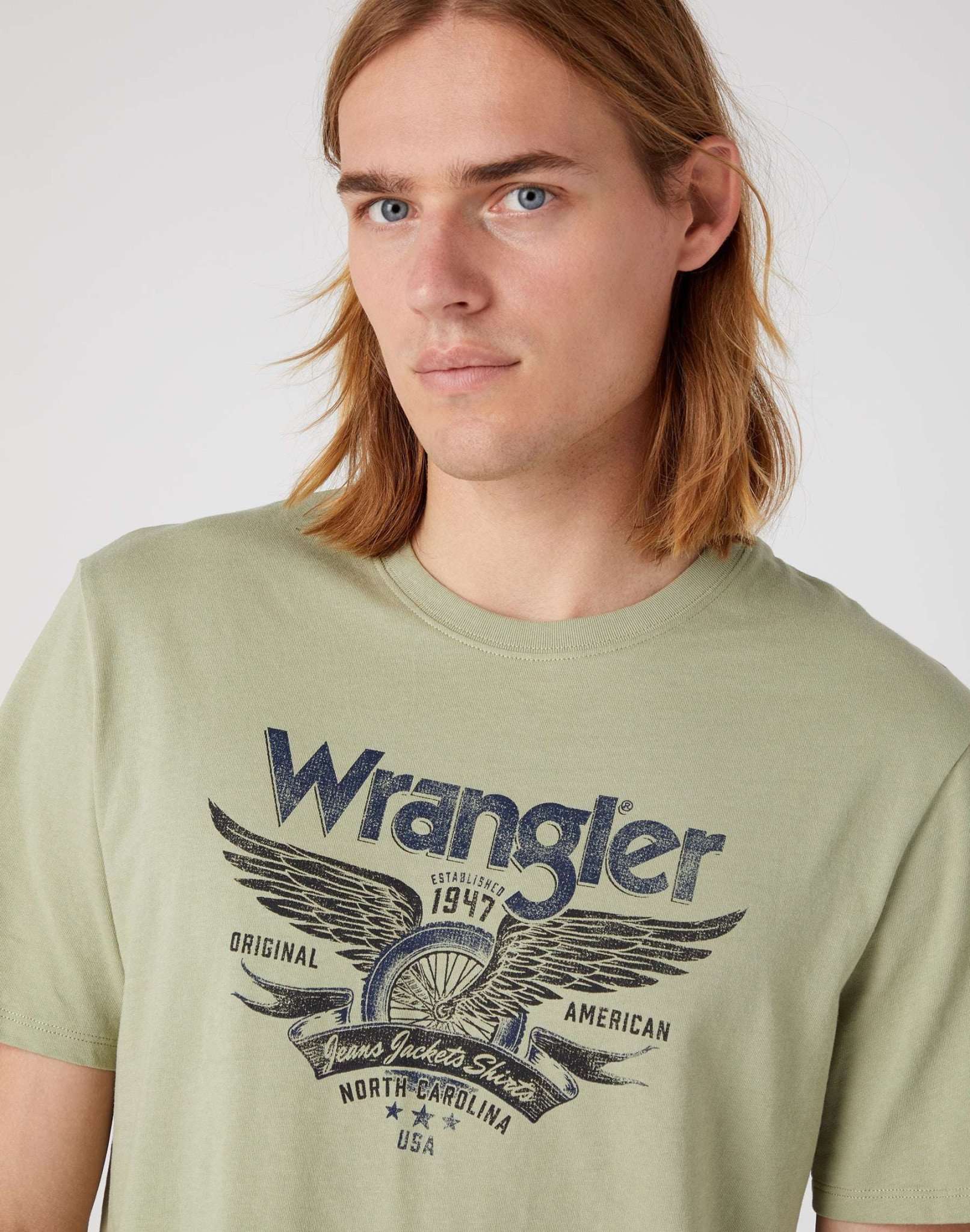 Americana Tee in Tea Leaf Magliette Wrangler   