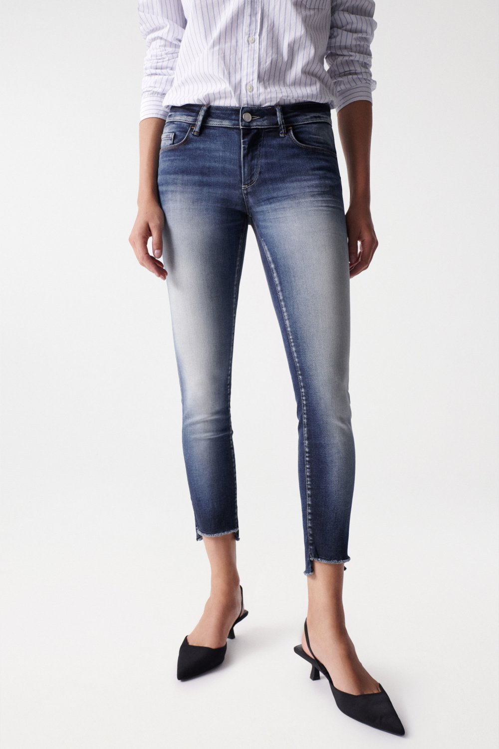 Wonder Cropped Skinny Push-Up in jeans lavaggio scuro Salsa Jeans   