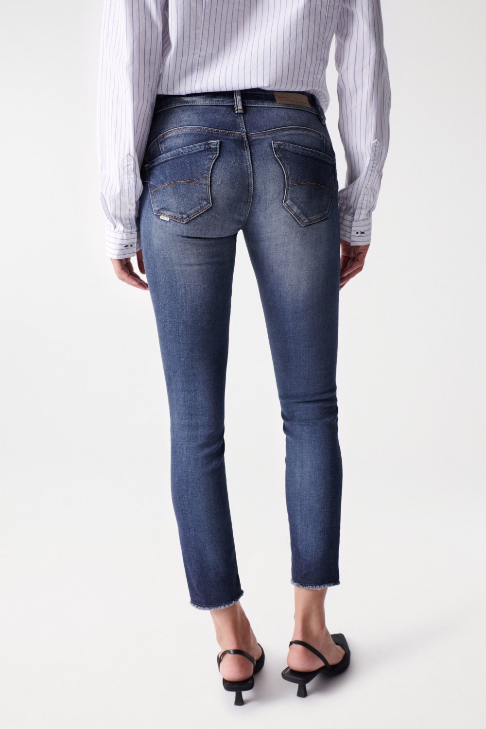 Wonder Cropped Skinny Push-Up in jeans lavaggio scuro Salsa Jeans   