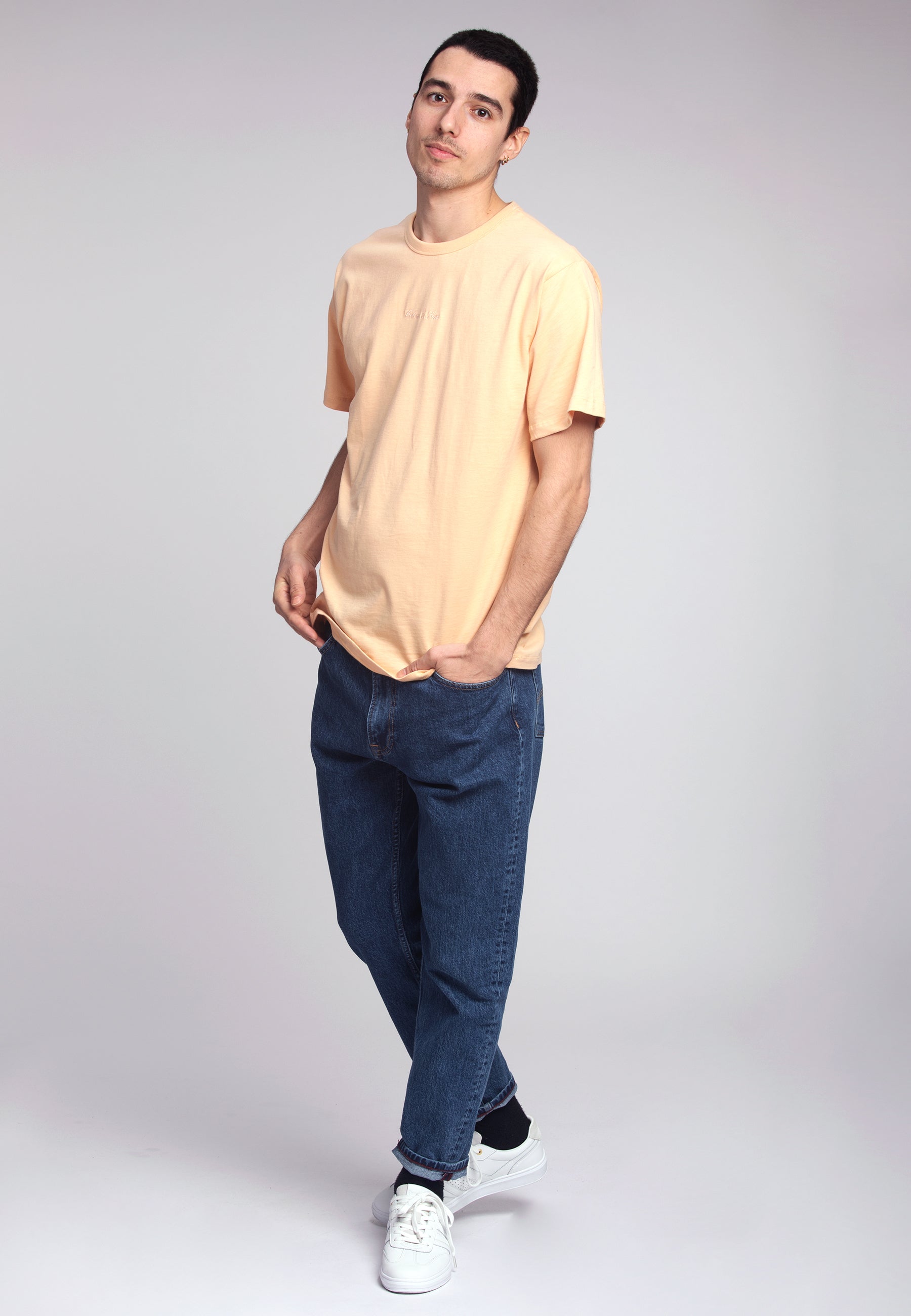 T-shirt Ricamo di base in T-shirt Carota Colours and Sons   