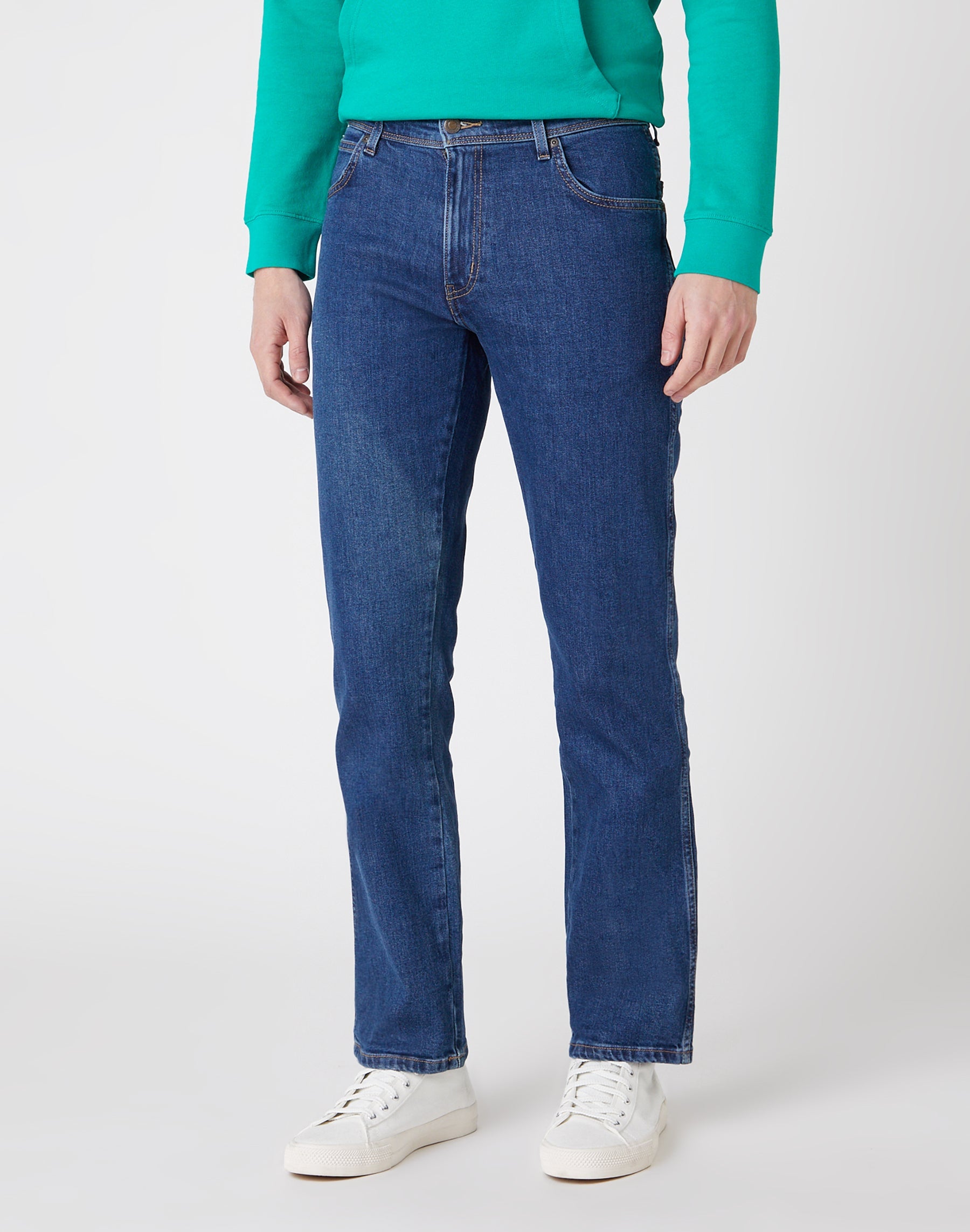 Jeans Wrangler Regular Fit Low Stretch in Darkstone   