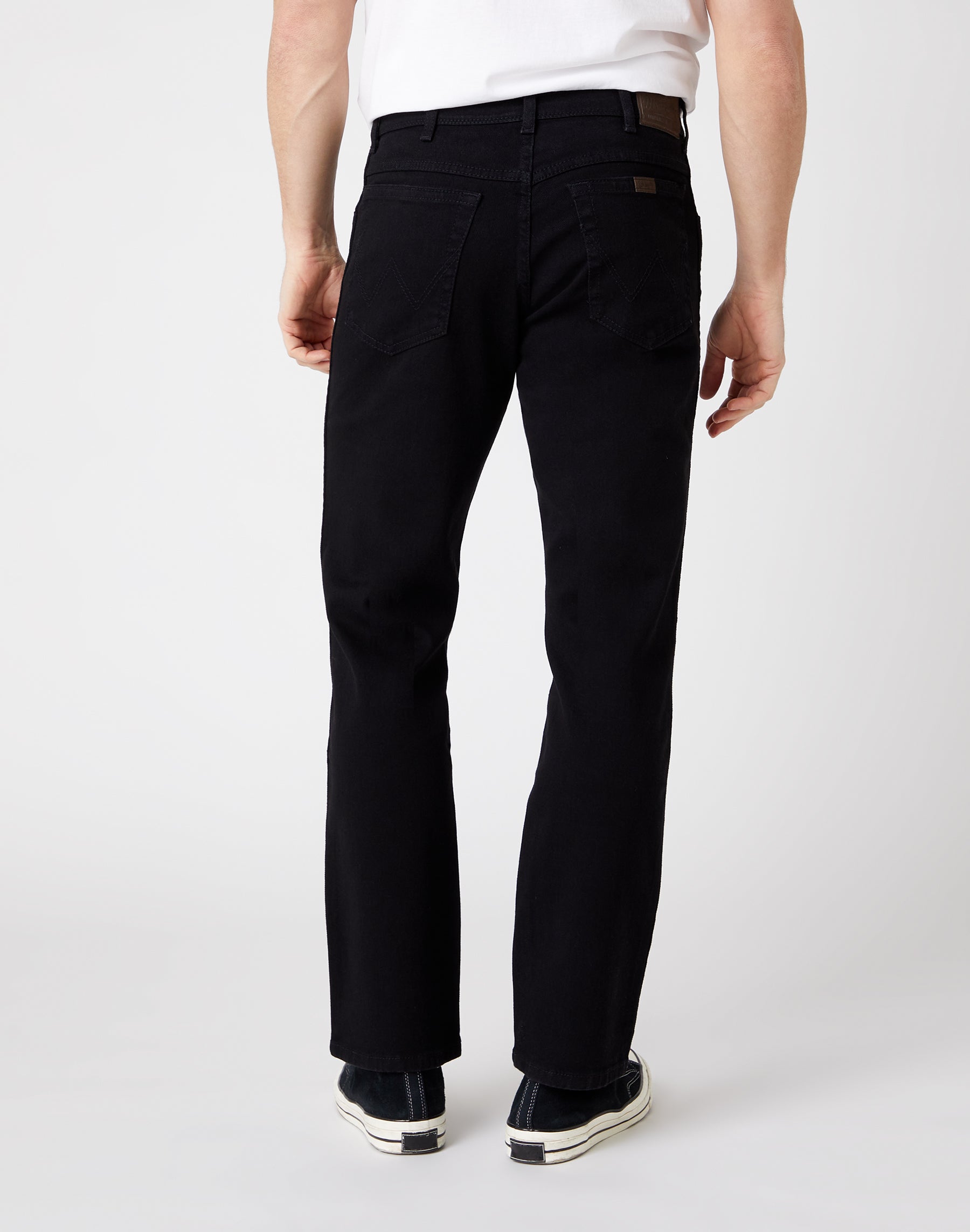 Jeans Wrangler Regular Fit Low Stretch in nero   