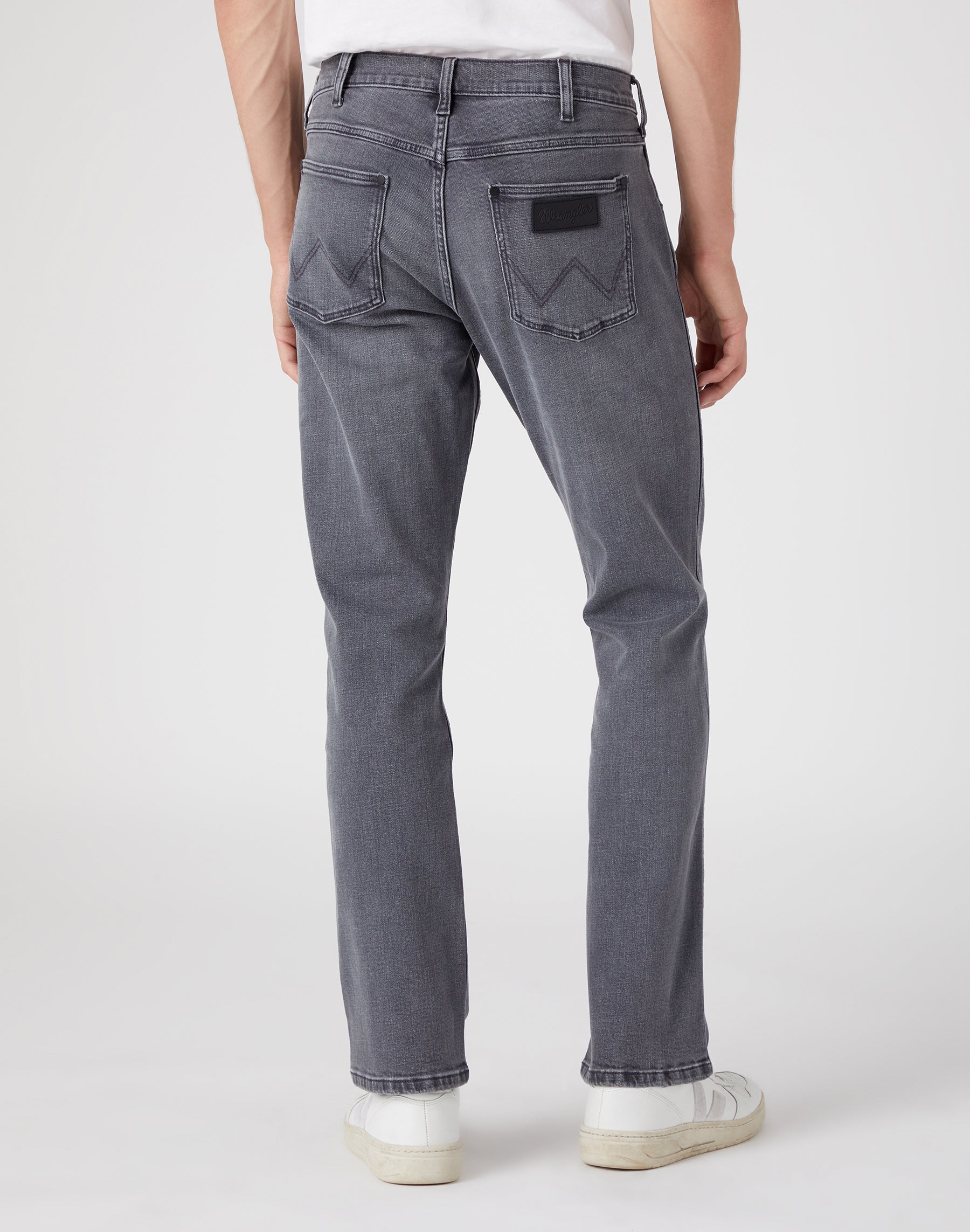 Jeans Greensboro Medium Stretch in Ebony Sky Wrangler   