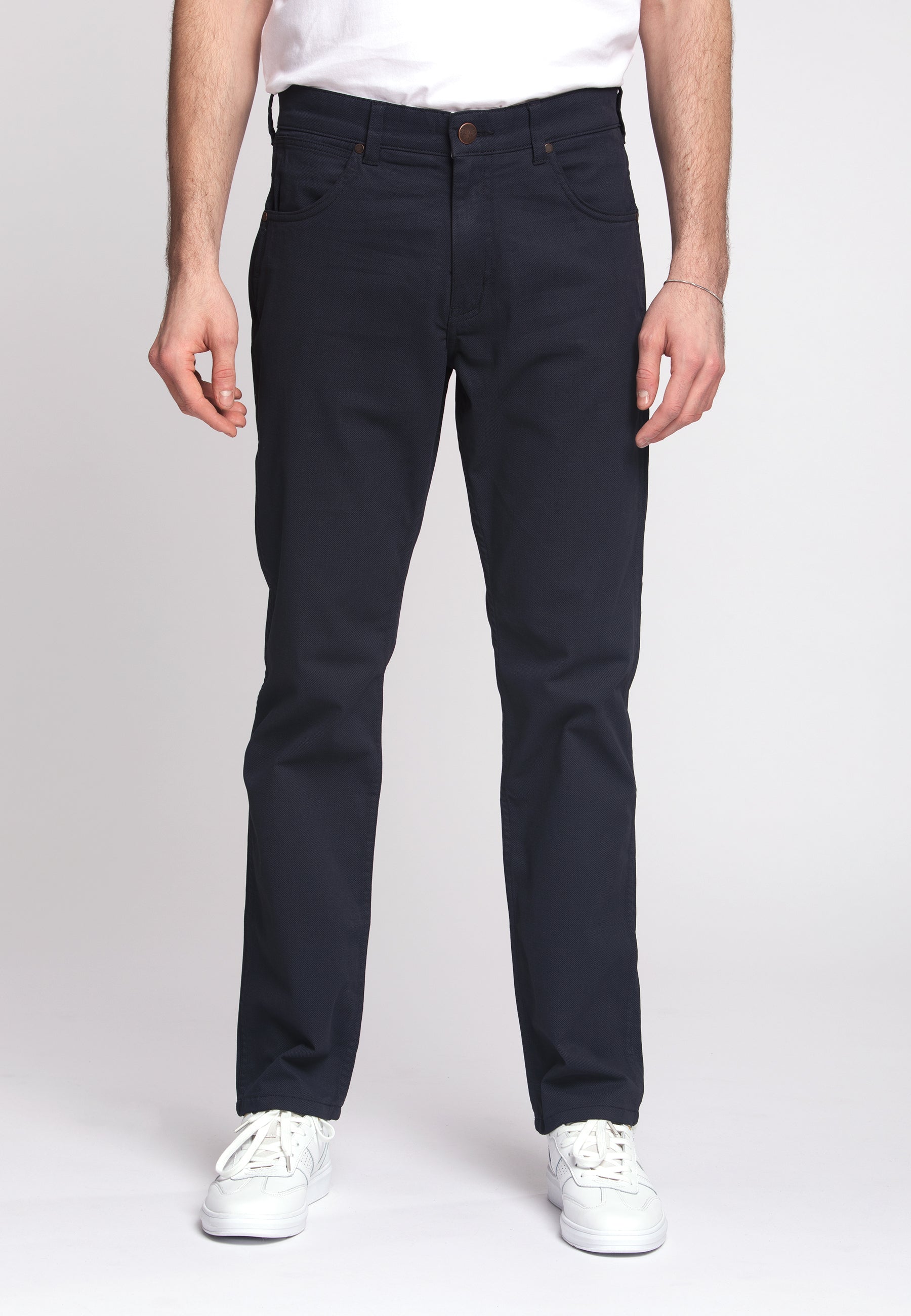 Greensboro Twill in pantaloni navy scuro Wrangler   