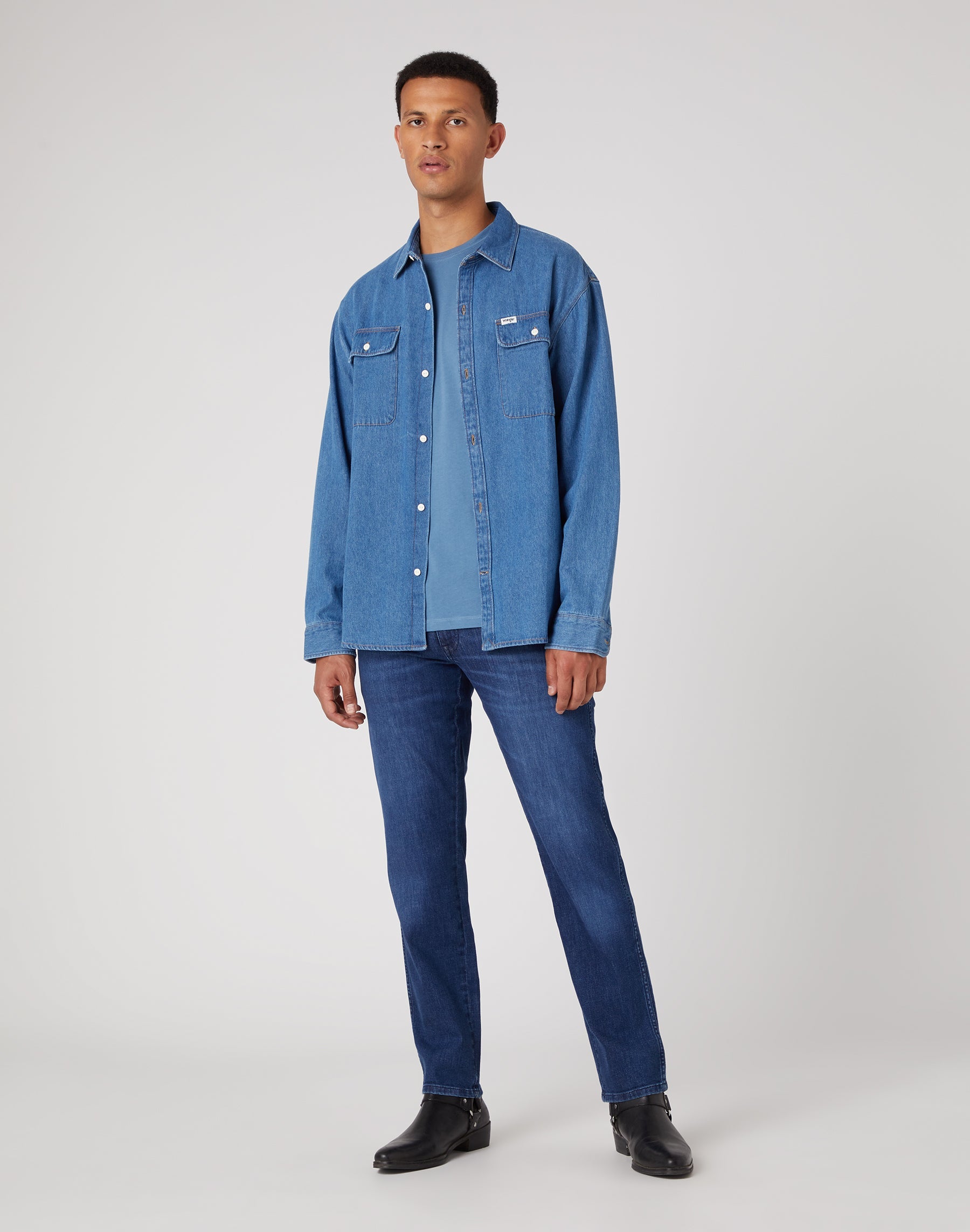 Maglietta Sign Off in T-shirt blu capitano Wrangler   